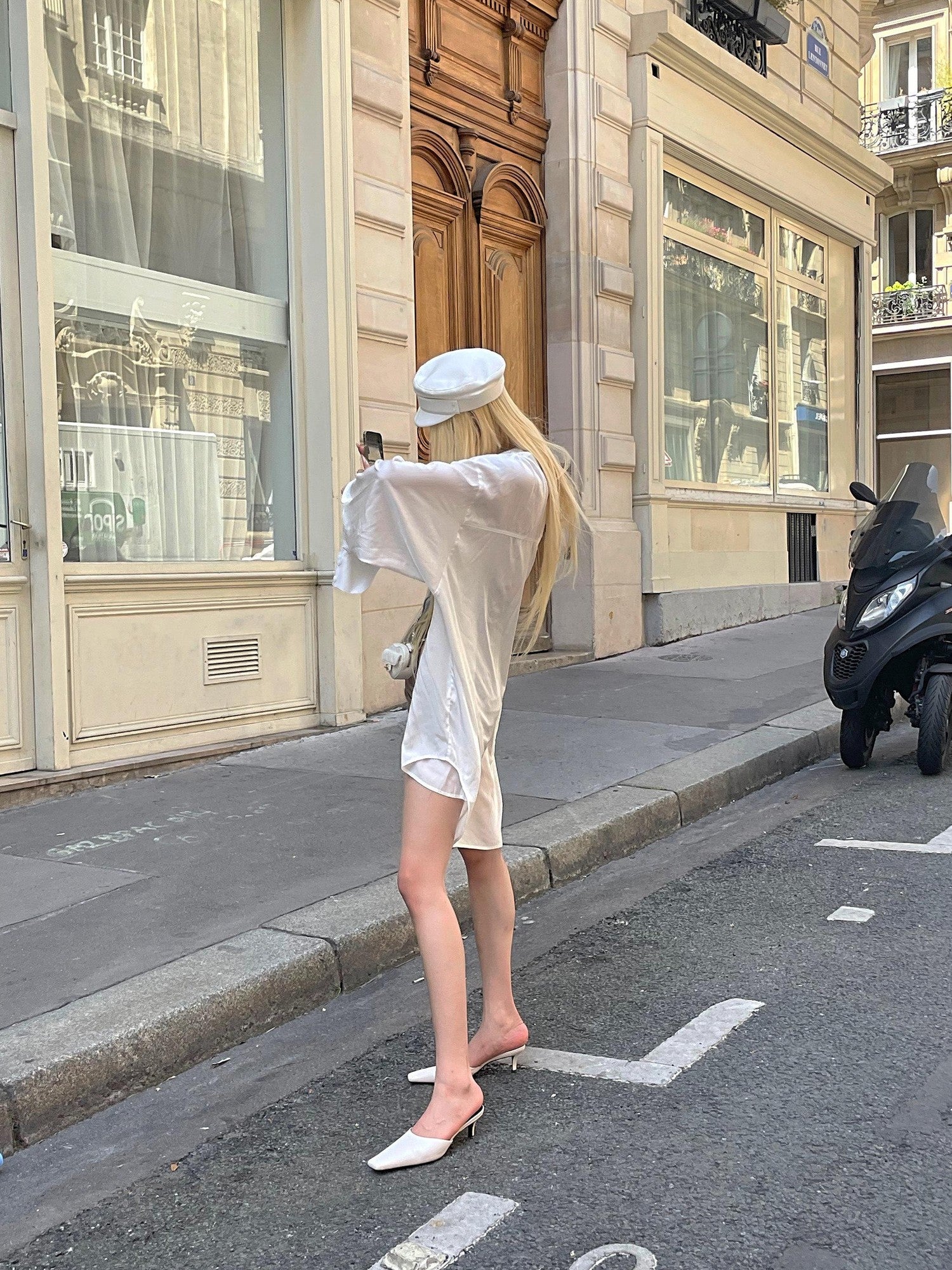 Rase le sol Pearlescent Shimmer Relaxed Slouchy Women's White Oversized Shirts