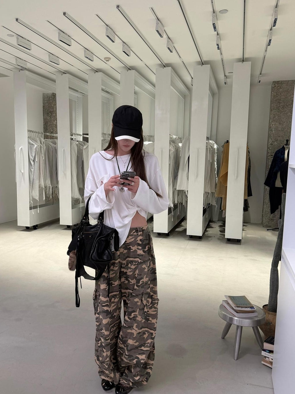 Rase le sol Pocket Print Side Structure Loose Fit Women's Viscose Long Sleeve T-shirts