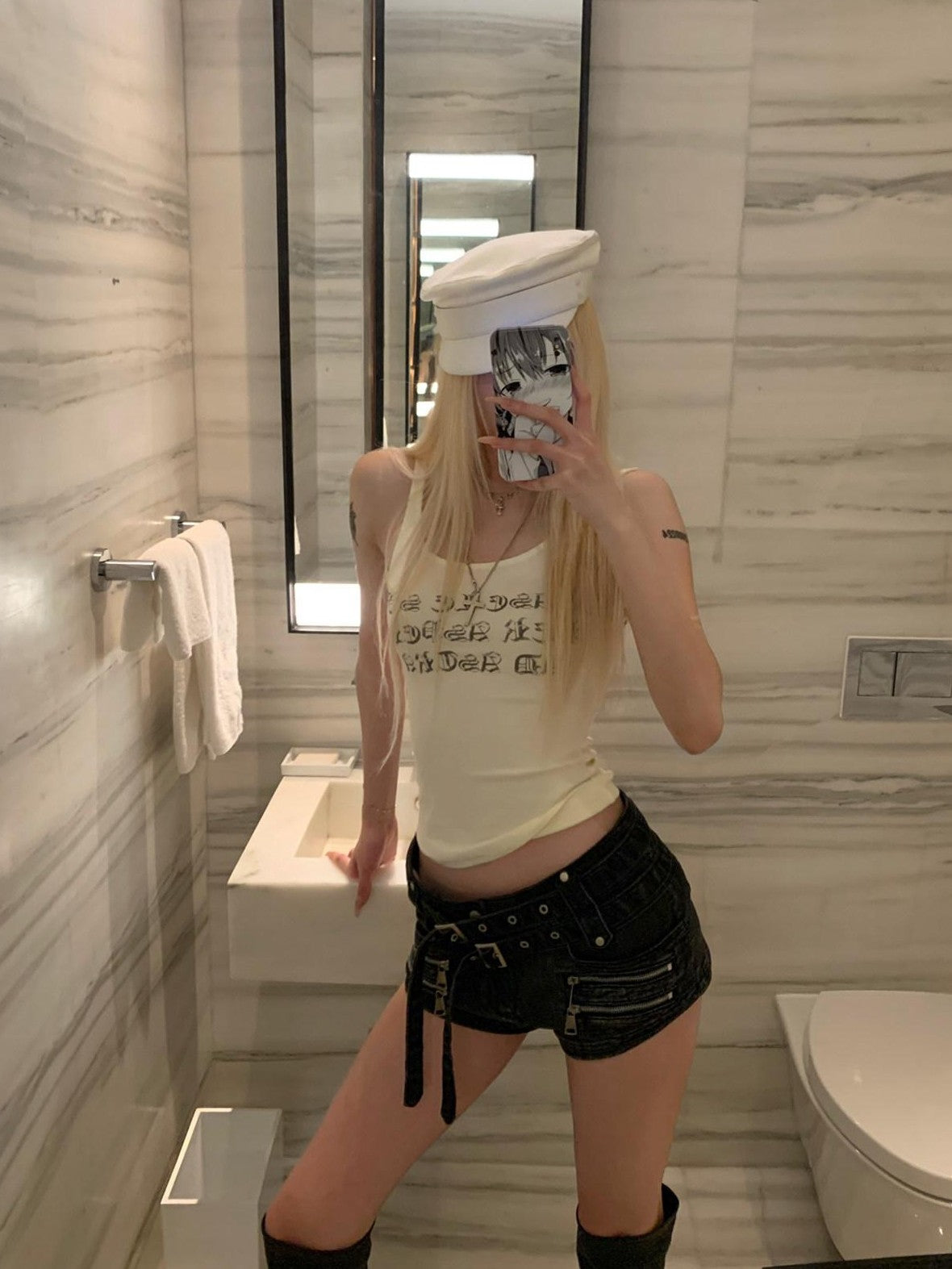 Rase le sol Puzzle Graphic Letter Print Strappy Cami Outerwear Women's Tank Tops