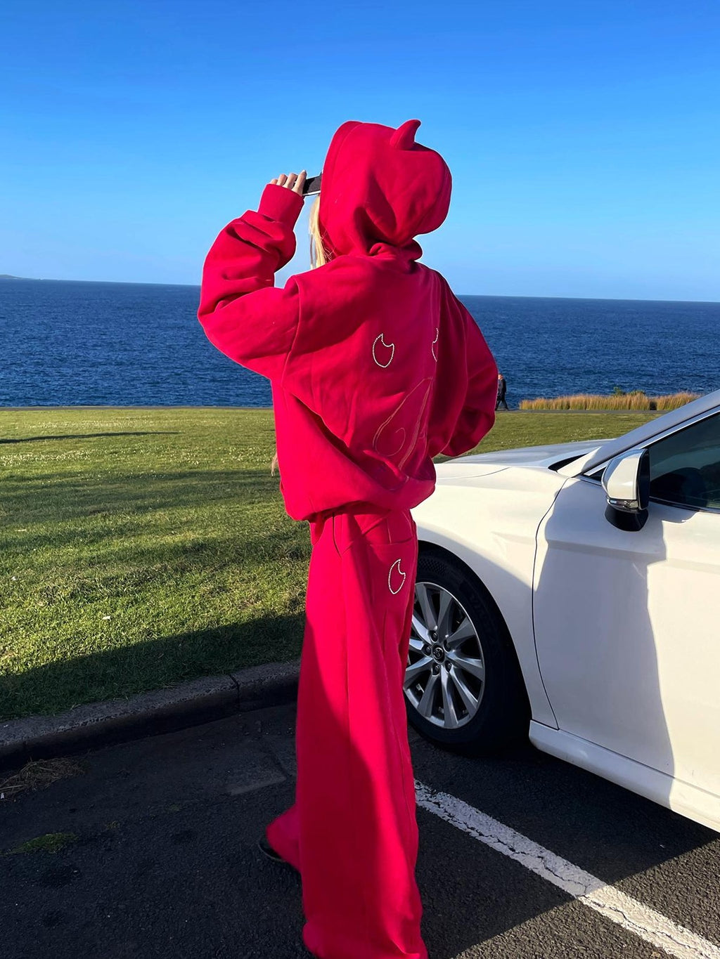 Rase le sol Red Devil Horn Rhinestone Embroidered Letter Hooded Women's Cotton Tracksuit Sets