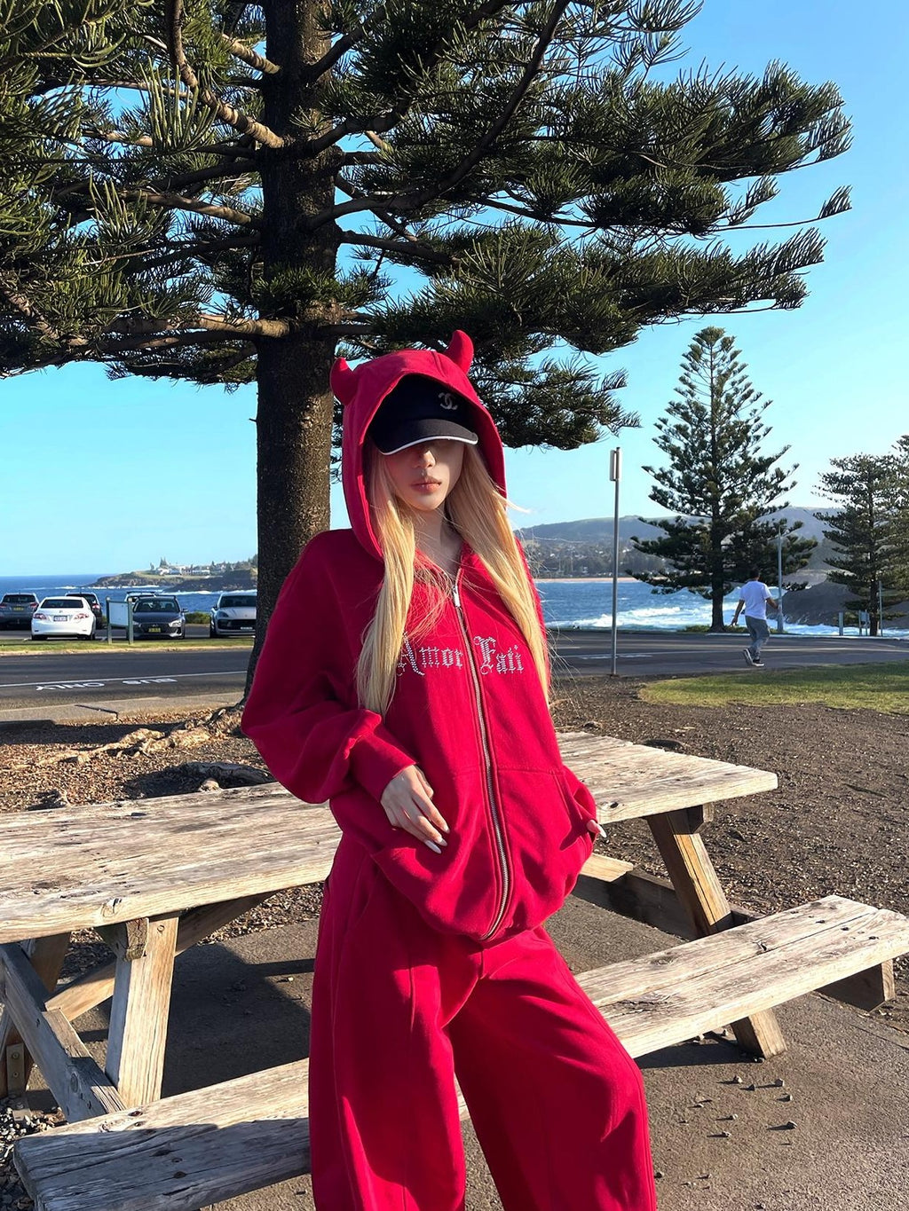 Rase le sol Red Devil Horn Rhinestone Embroidered Letter Hooded Women's Cotton Tracksuit Sets