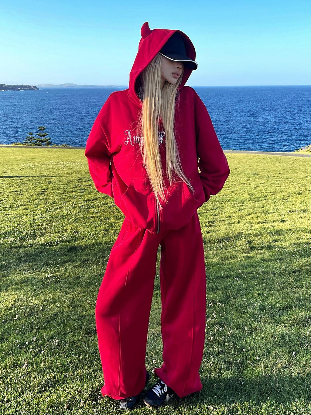 Rase le sol Red Devil Horn Rhinestone Embroidered Letter Hooded Women's Cotton Tracksuit Sets