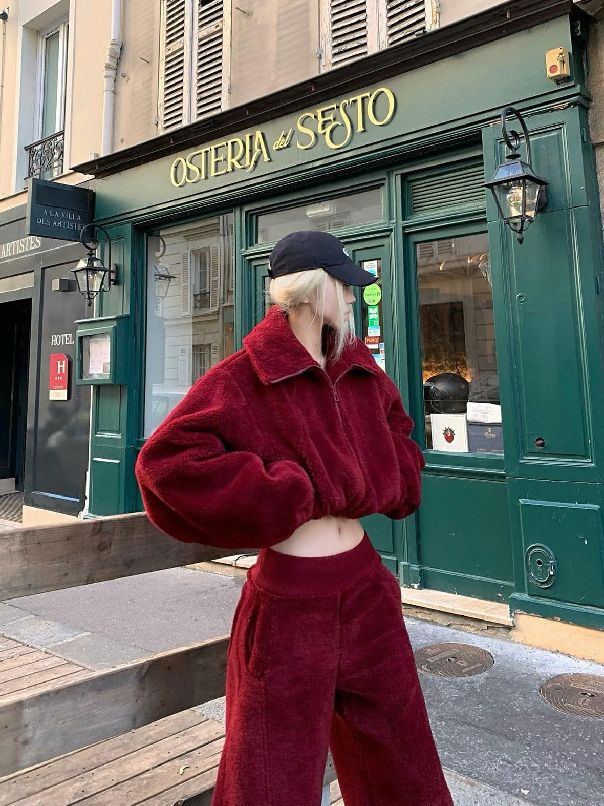 Rase le sol Red Oversized Cropped Women's Polar Fleece Casual Top & Pants Sets