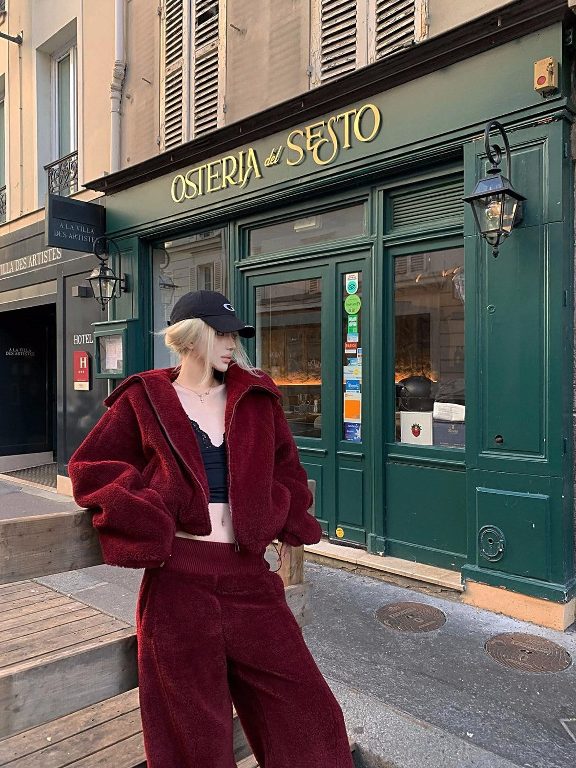 Rase le sol Red Oversized Cropped Women's Polar Fleece Casual Top & Pants Sets