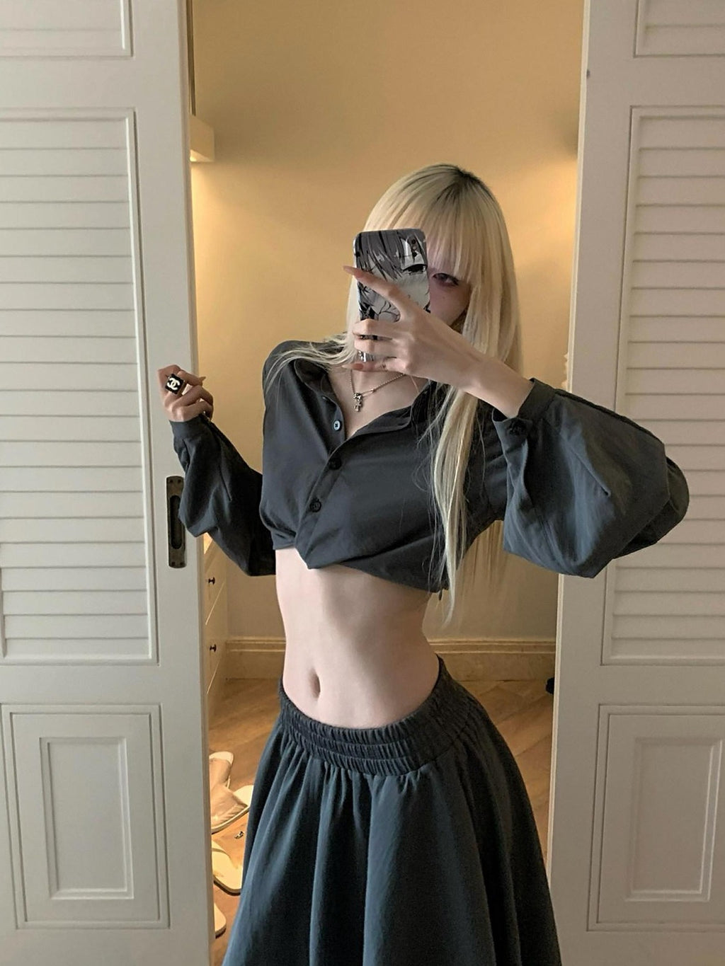 Rase le sol Relaxed Gray Cropped Shirt Tulip Hem Women's Matching Skirt Sets