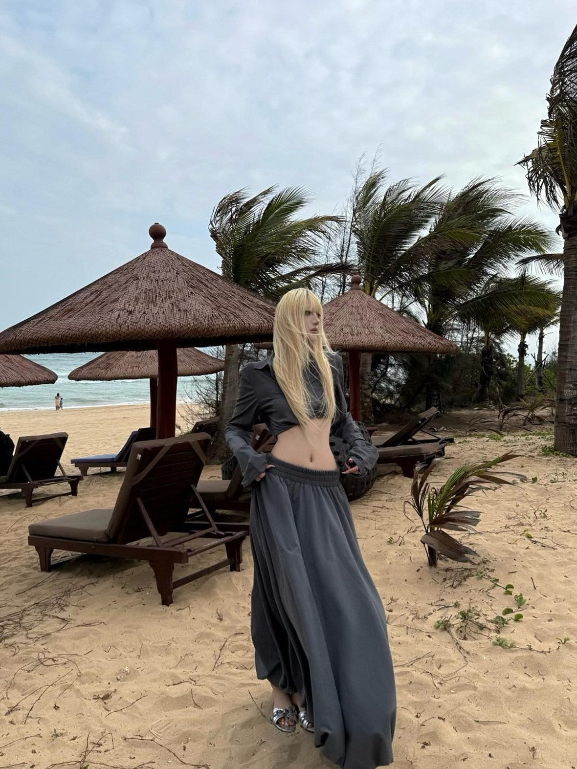 Rase le sol Relaxed Gray Cropped Shirt Tulip Hem Women's Matching Skirt Sets