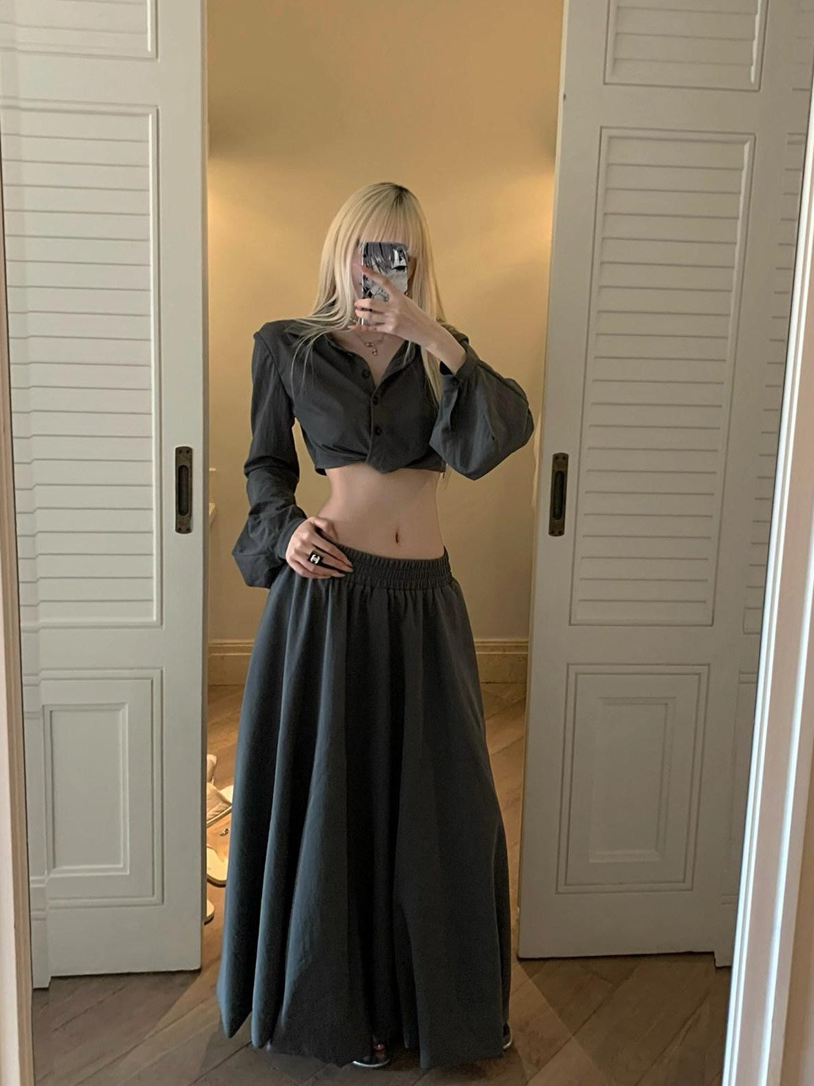Rase le sol Relaxed Gray Cropped Shirt Tulip Hem Women's Matching Skirt Sets