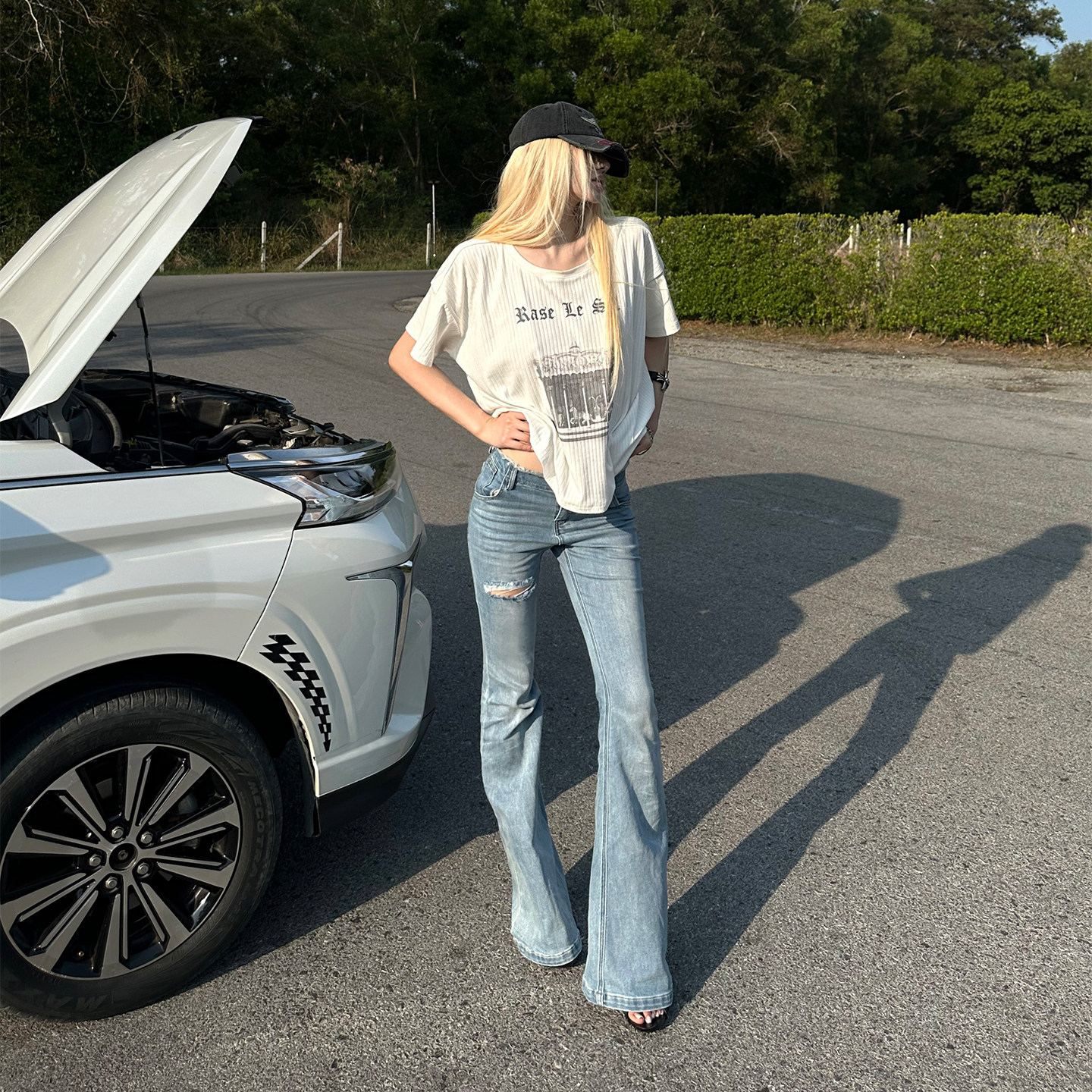 Rase_le_sol_Ripped_Low_Rise_Slim_Fit_Micro_Flare_Women's_Denim_Flare_Jeans_1042775612215_MISSTT