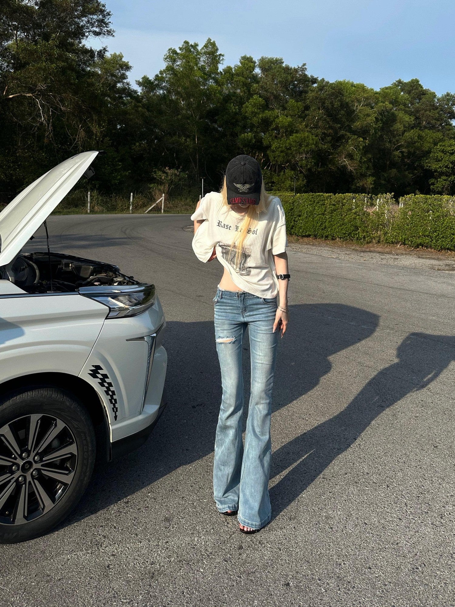 Rase le sol Ripped Low Rise Slim Fit Micro Flare Women's Denim Flare Jeans