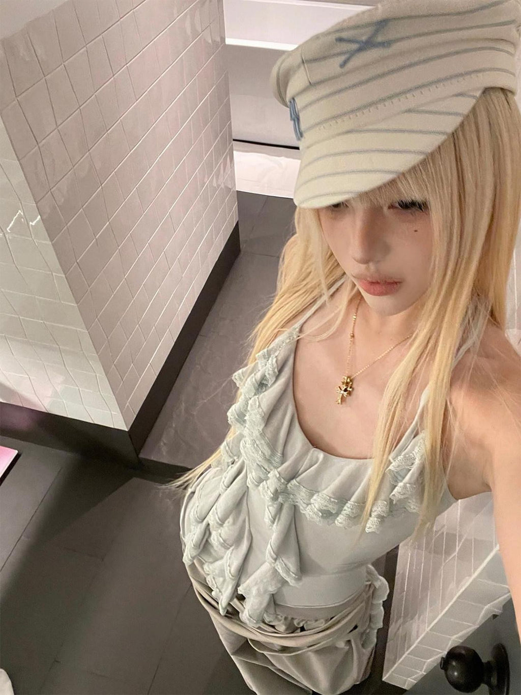 Rase le sol Sea Salt Mint Ruffle Ribbon Tie Neck Halter Women's Halter Tops