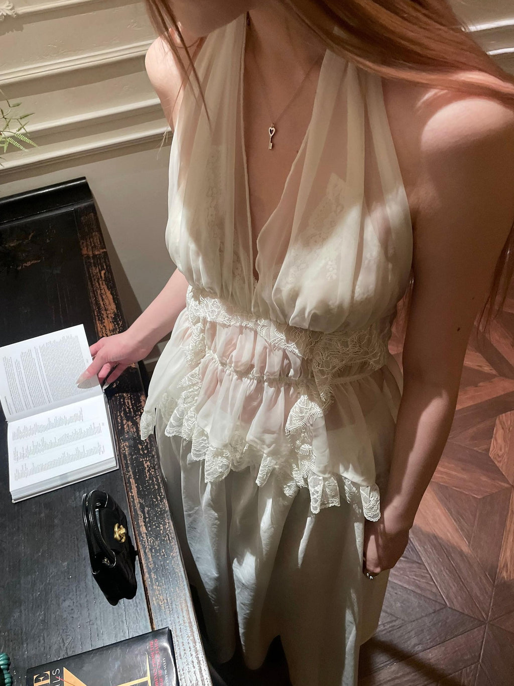 Rase le sol Sheer Lace Backless Halter Neck Women's Chiffon Halter Tops