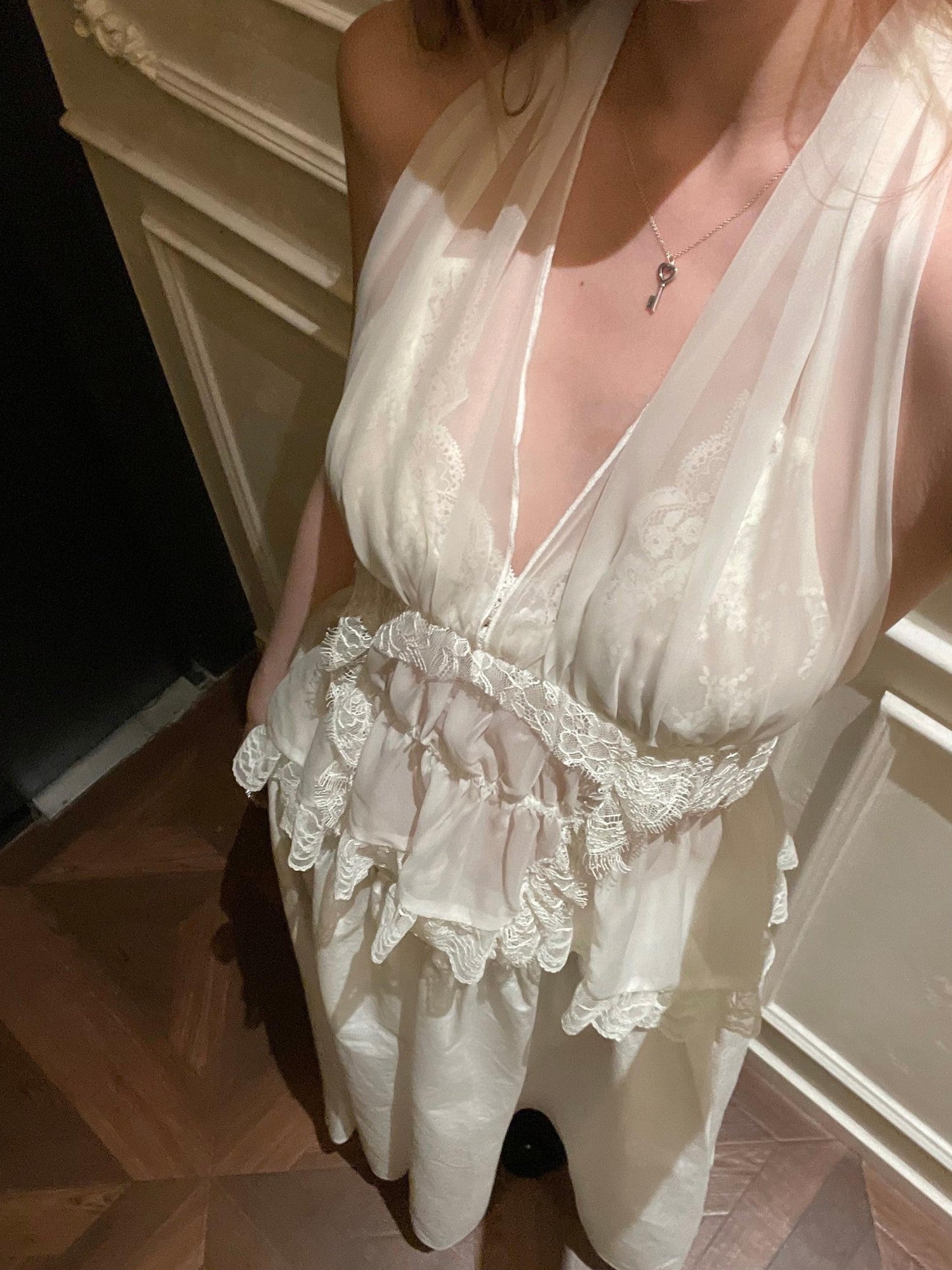 Rase le sol Sheer Lace Backless Halter Neck Women's Chiffon Halter Tops