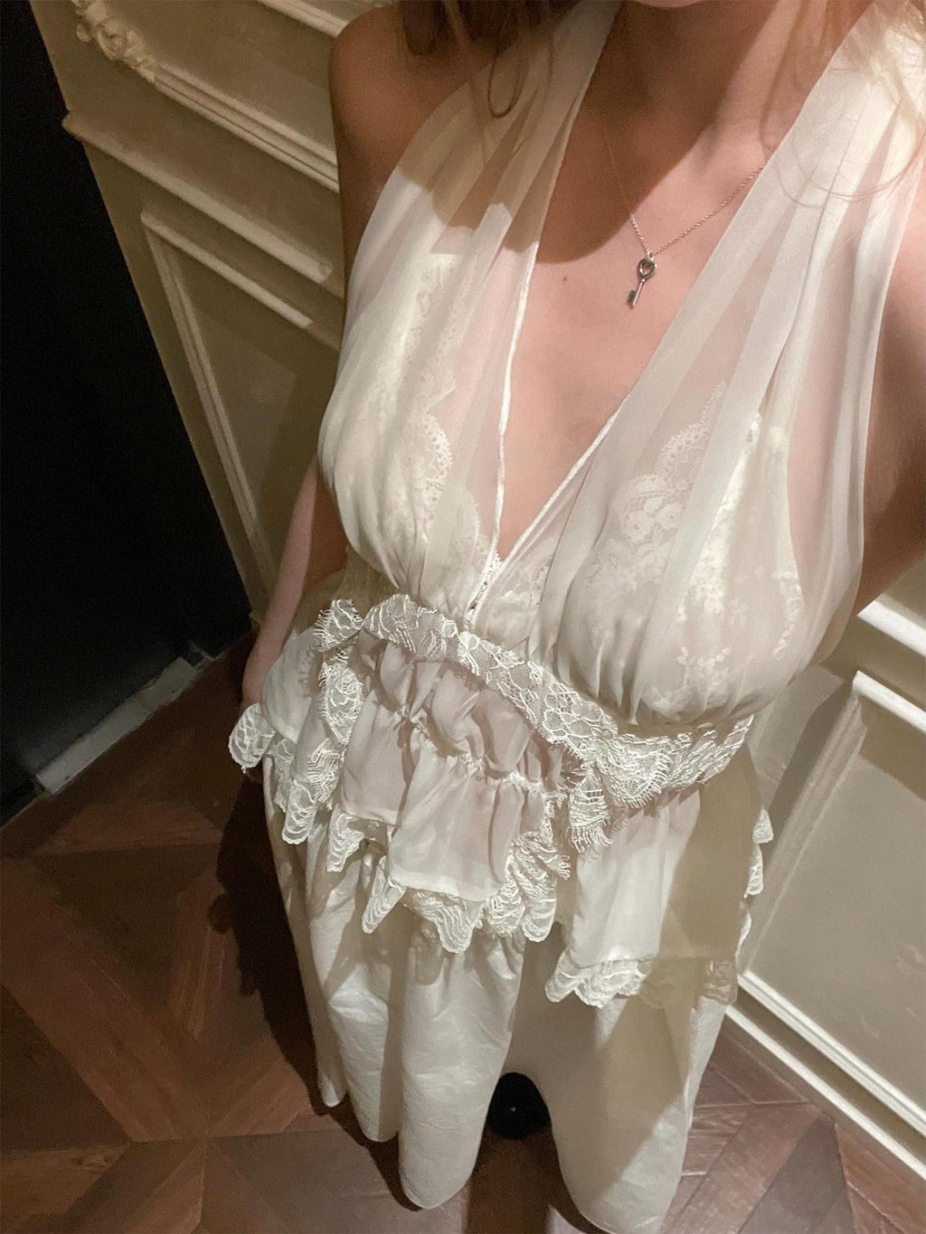 Rase le sol Sheer Lace Backless Halter Neck Women's Chiffon Halter Tops