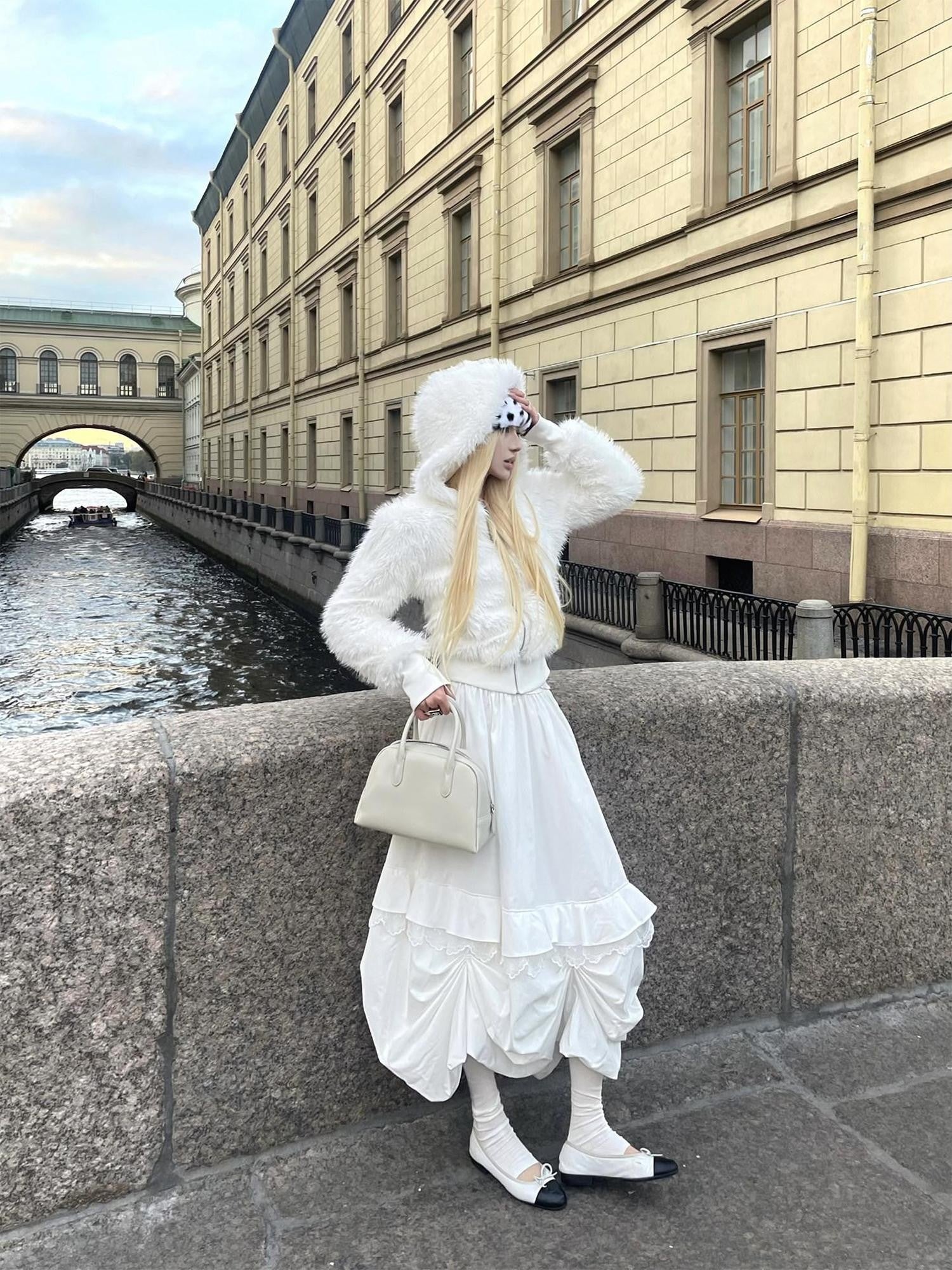 Rase le sol Soft Plush Angel Wing Slim Fit Hooded Women's Eco Friendly Faux Fur Coats