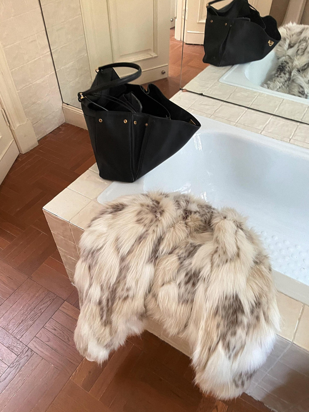 Rase le sol Spotty Reversible Plush Lined Thick Shaggy Women's Eco Friendly Faux Fur Coats