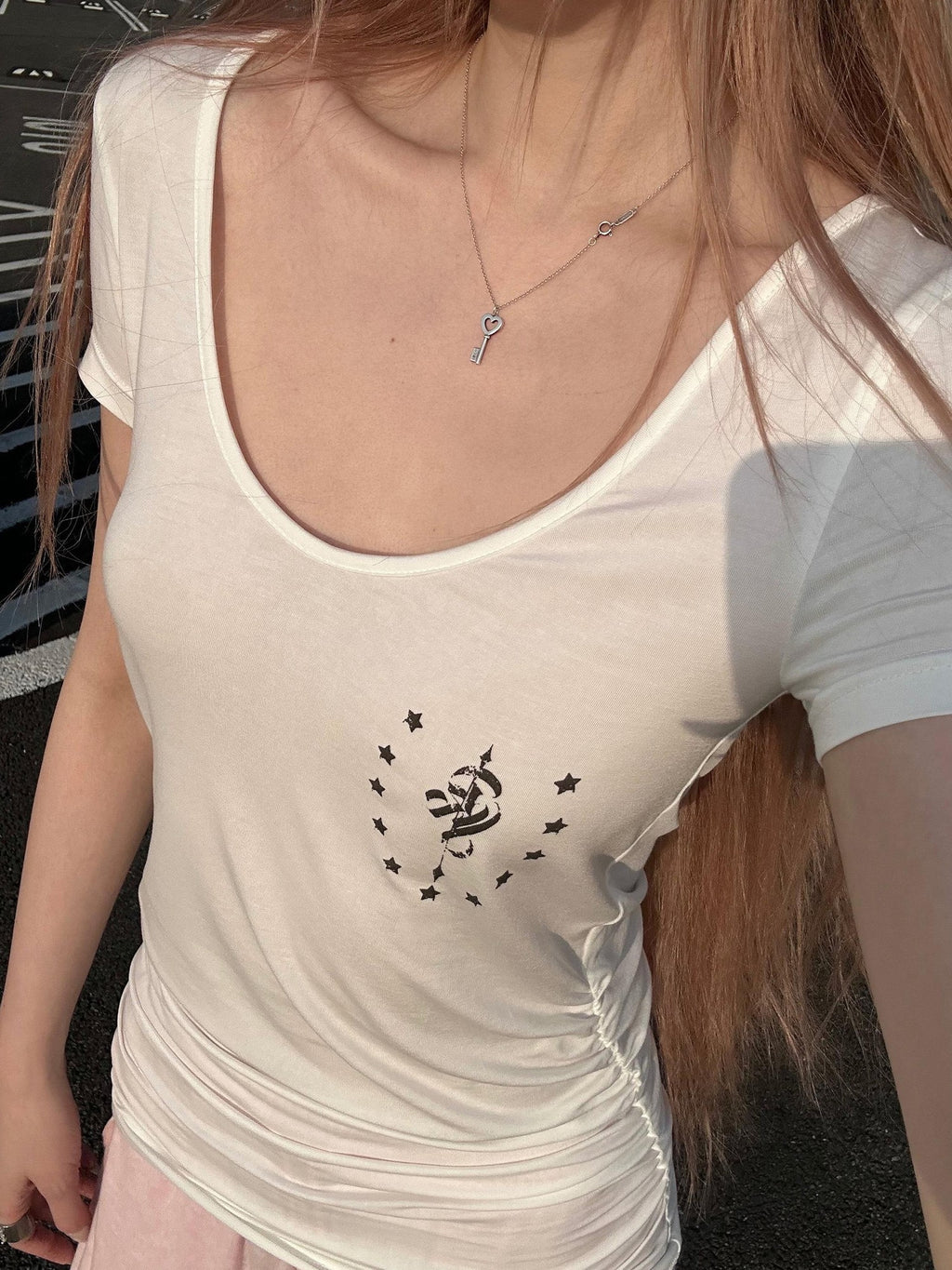 Rase le sol Starlight Whisper Print V-neck Slim Fit Women's Short Sleeve T-shirts