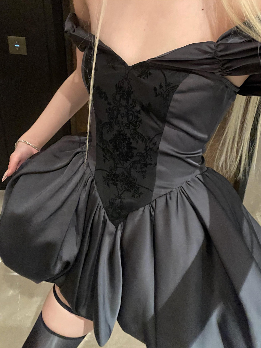 Rase le sol Strapless Cinched Waist Short Tulip Hem Women's Tube Mini Dresses