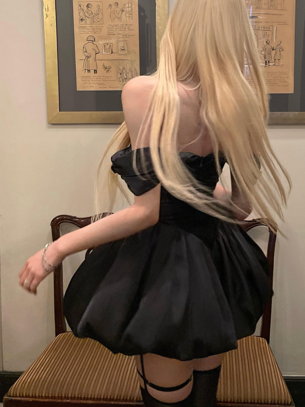 Rase le sol Strapless Cinched Waist Short Tulip Hem Women's Tube Mini Dresses