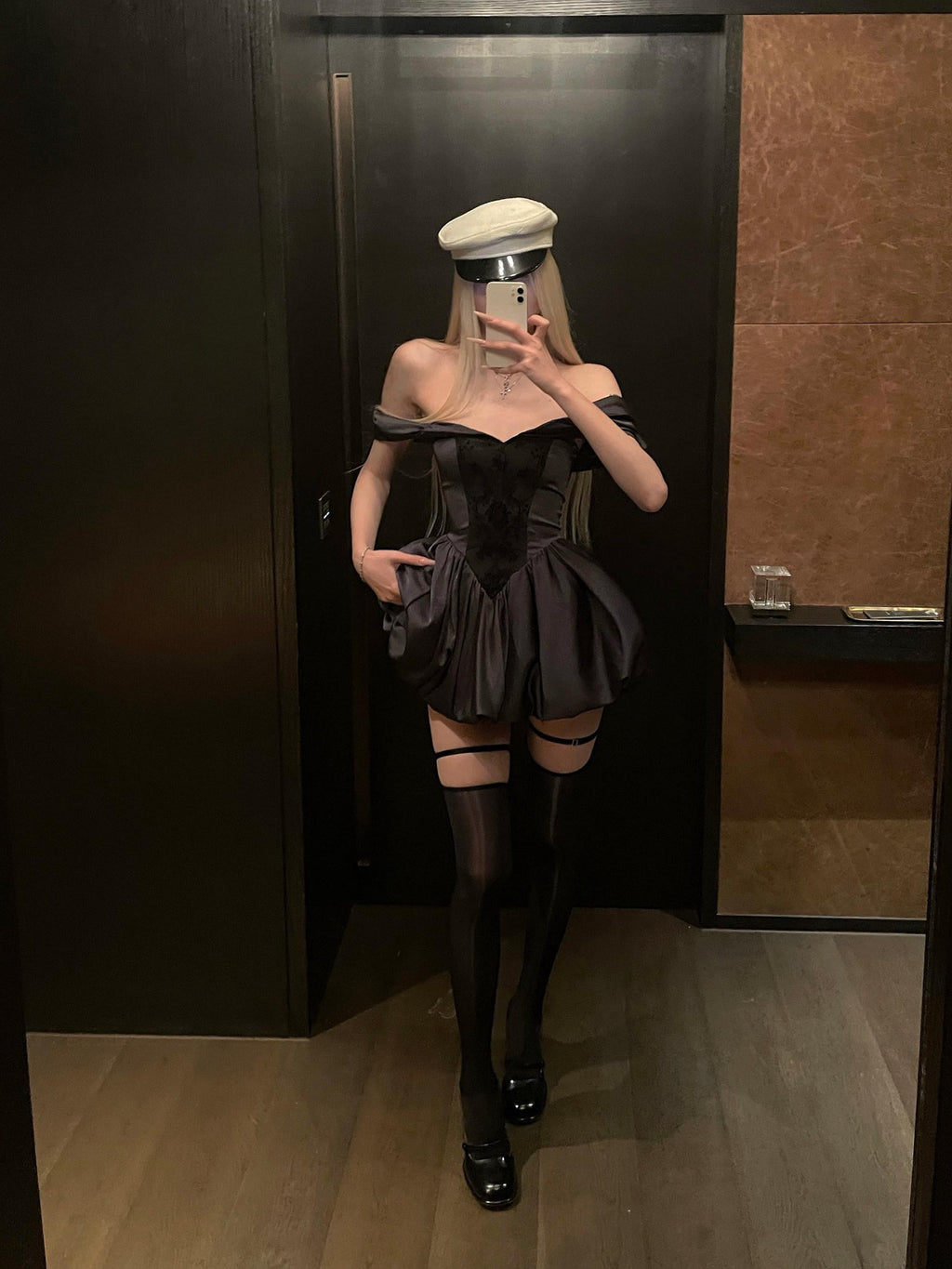 Rase le sol Strapless Cinched Waist Short Tulip Hem Women's Tube Mini Dresses