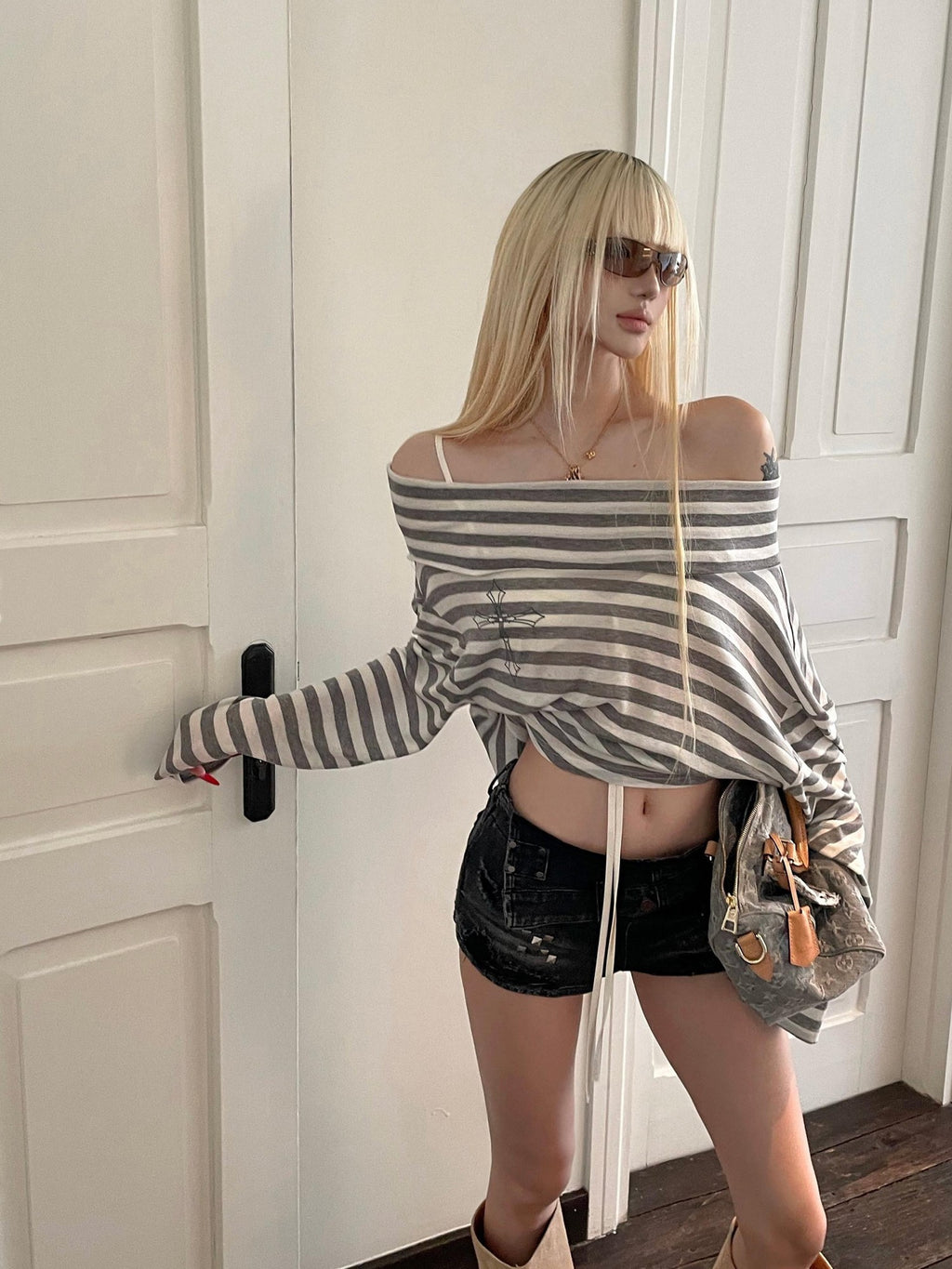 Rase le sol Striped Asymmetrical Off Shoulder Oversized Women's Long Sleeve T-shirts