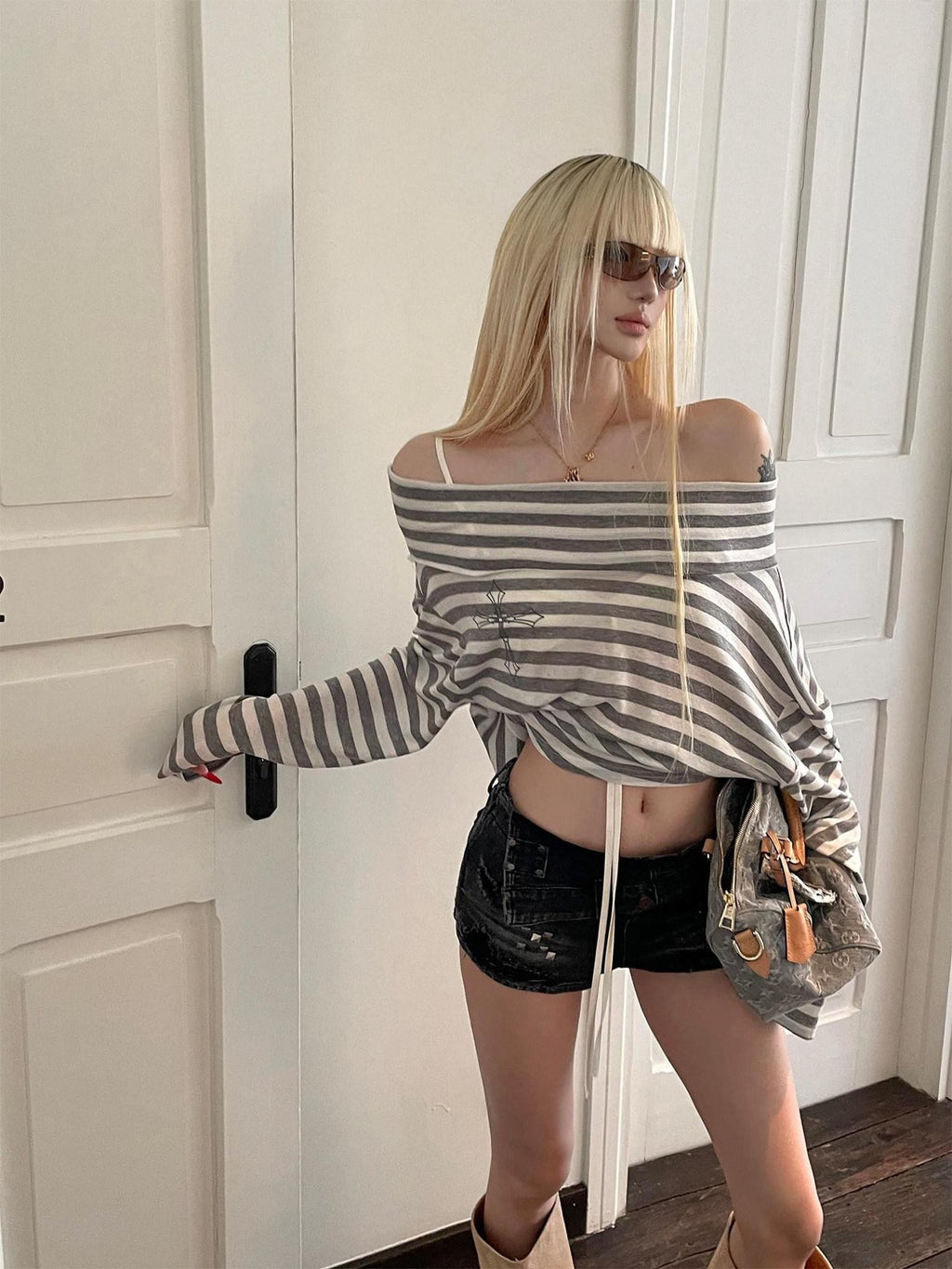 Rase le sol Striped Asymmetrical Off Shoulder Oversized Women's Long Sleeve T-shirts