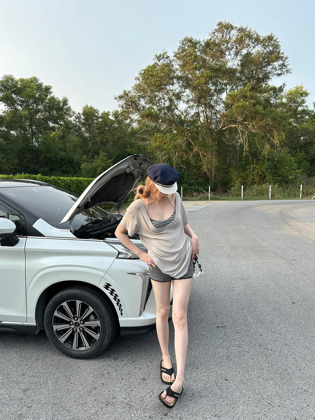 Rase le sol Striped Lace Trim Low Waist Hip Hugging Women's Knit Hot Pants
