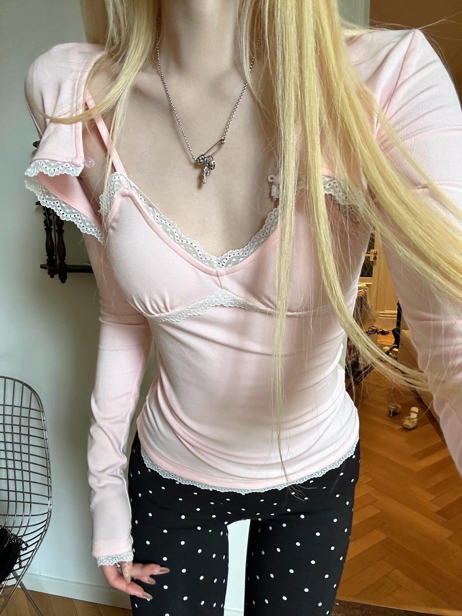 Rase le sol Twin Swan Lace Trim Faux Layered Slim Fit Women's Long Sleeve T-shirts