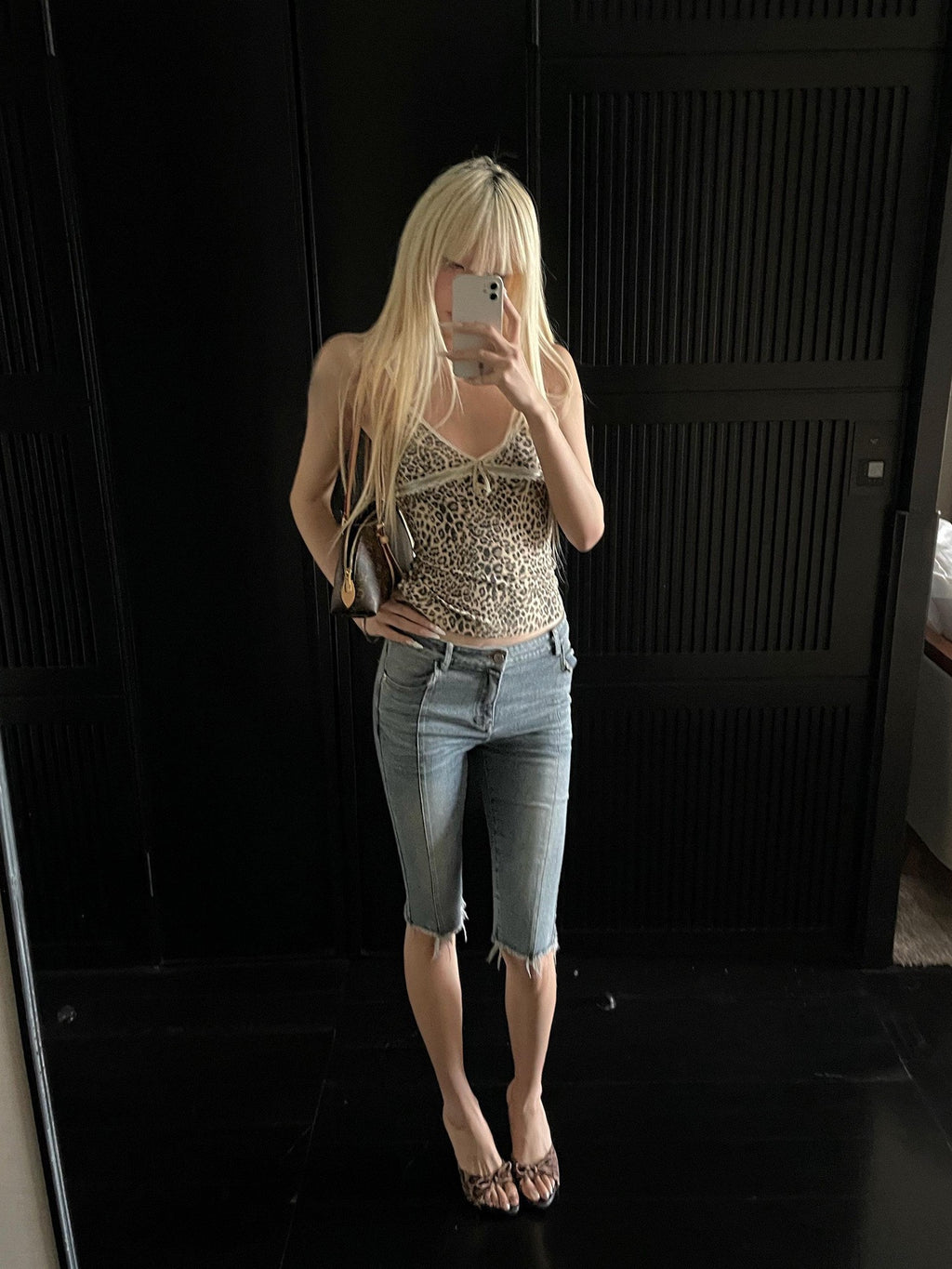 Rase le sol Washed Blue Cropped Low Waist Women's Denim Straight-leg Jeans