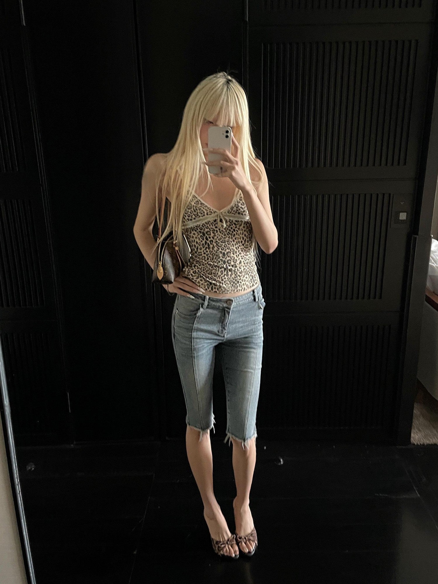 Rase le sol Washed Blue Cropped Low Waist Women's Denim Straight-leg Jeans