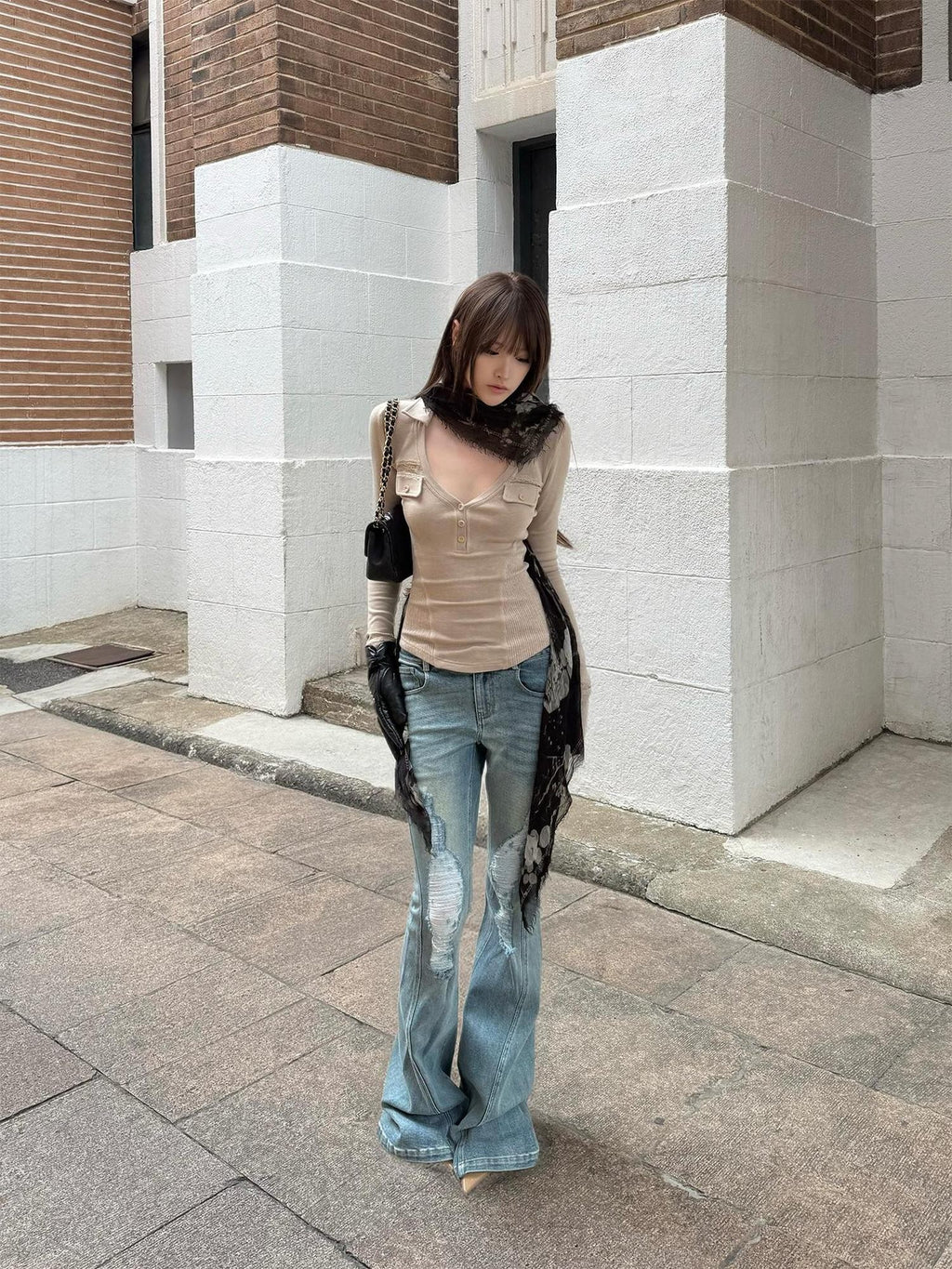 Rase le sol Washed Blue Grey Distressed Low Rise Slim Fit Cotton Women's Ripped Jeans