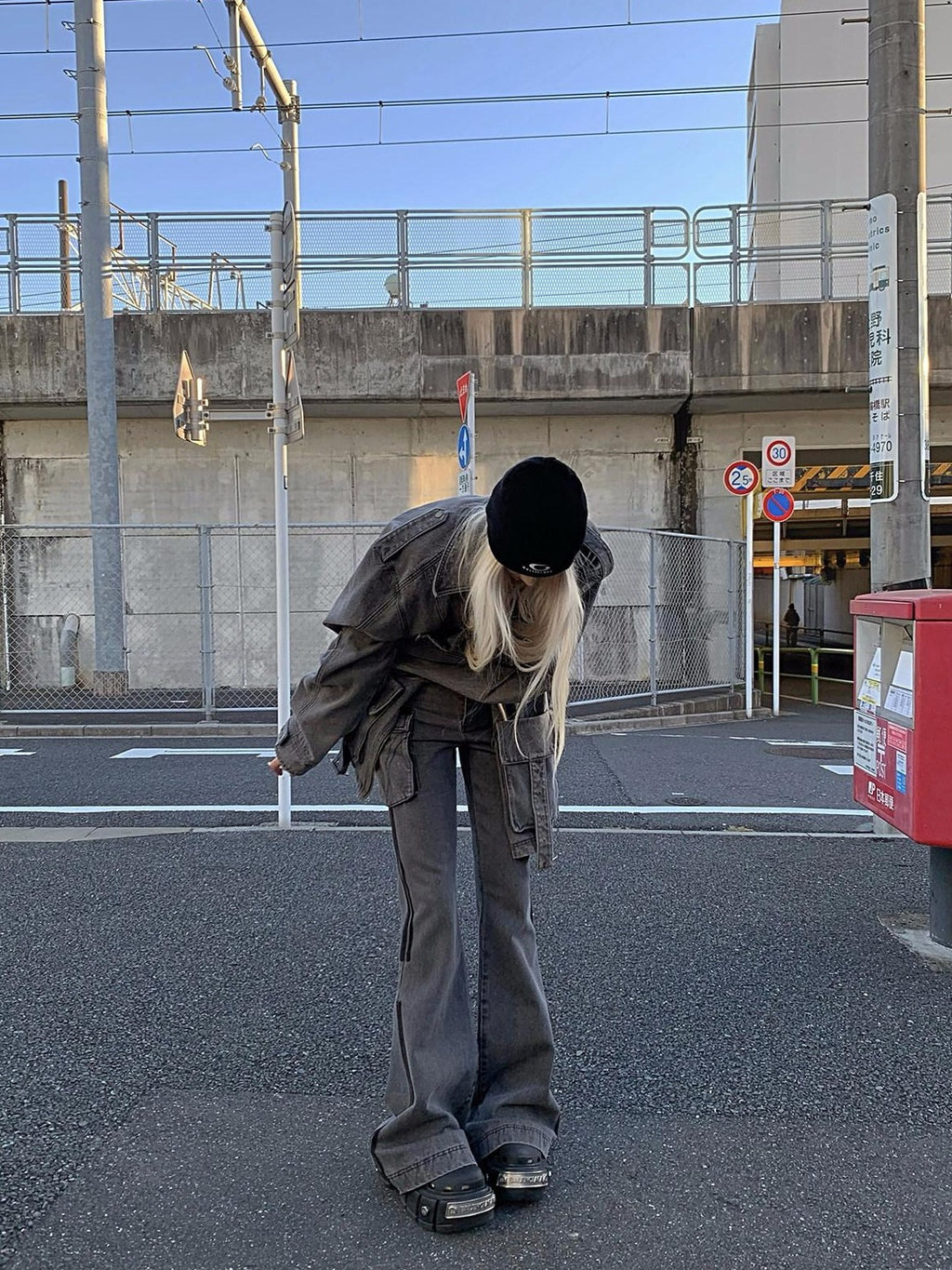 Rase le sol Washed Gray Workwear Cargo Oversized Boxy Women's Denim Jackets