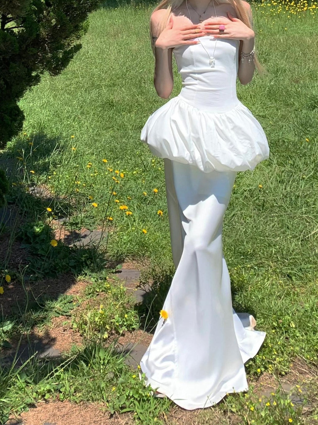 Rase le sol White Flower Bud Strapless Cinched Waist Puff Skirt Women's Tube Mini Dresses