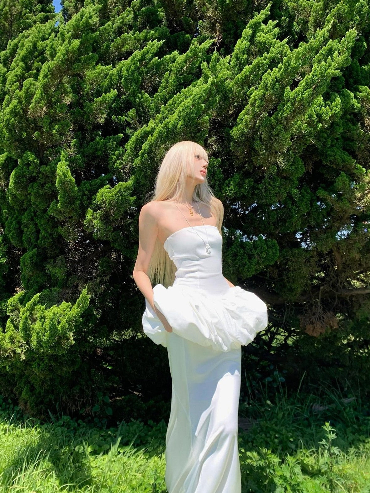 Rase le sol White Flower Bud Strapless Cinched Waist Puff Skirt Women's Tube Mini Dresses