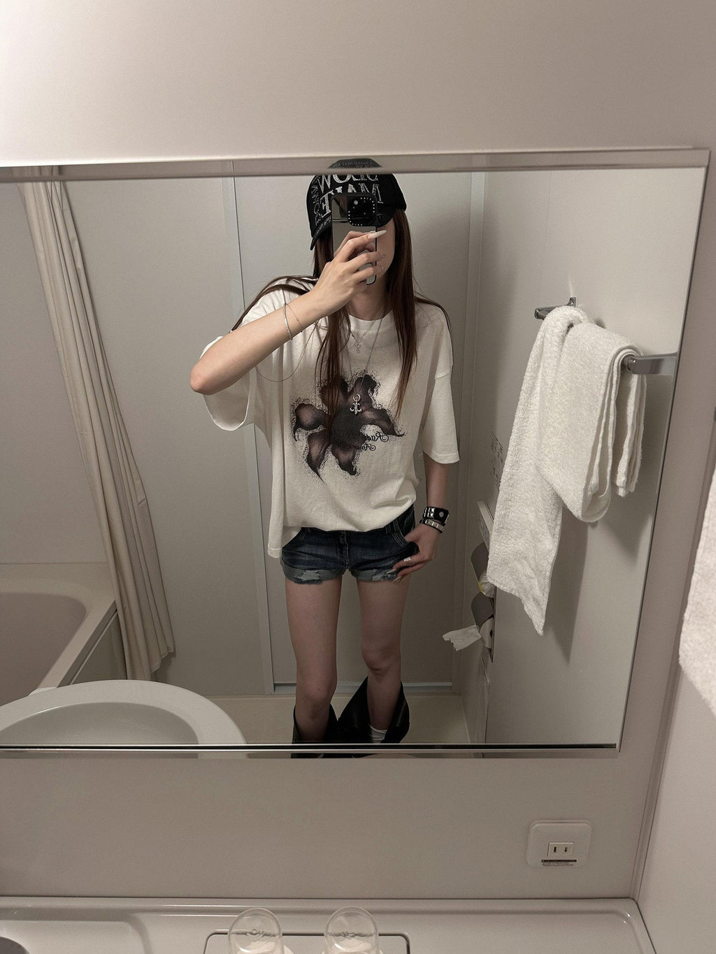 Rase le sol White Iris Floral Print Women's Loose Fit Oversized T-shirts