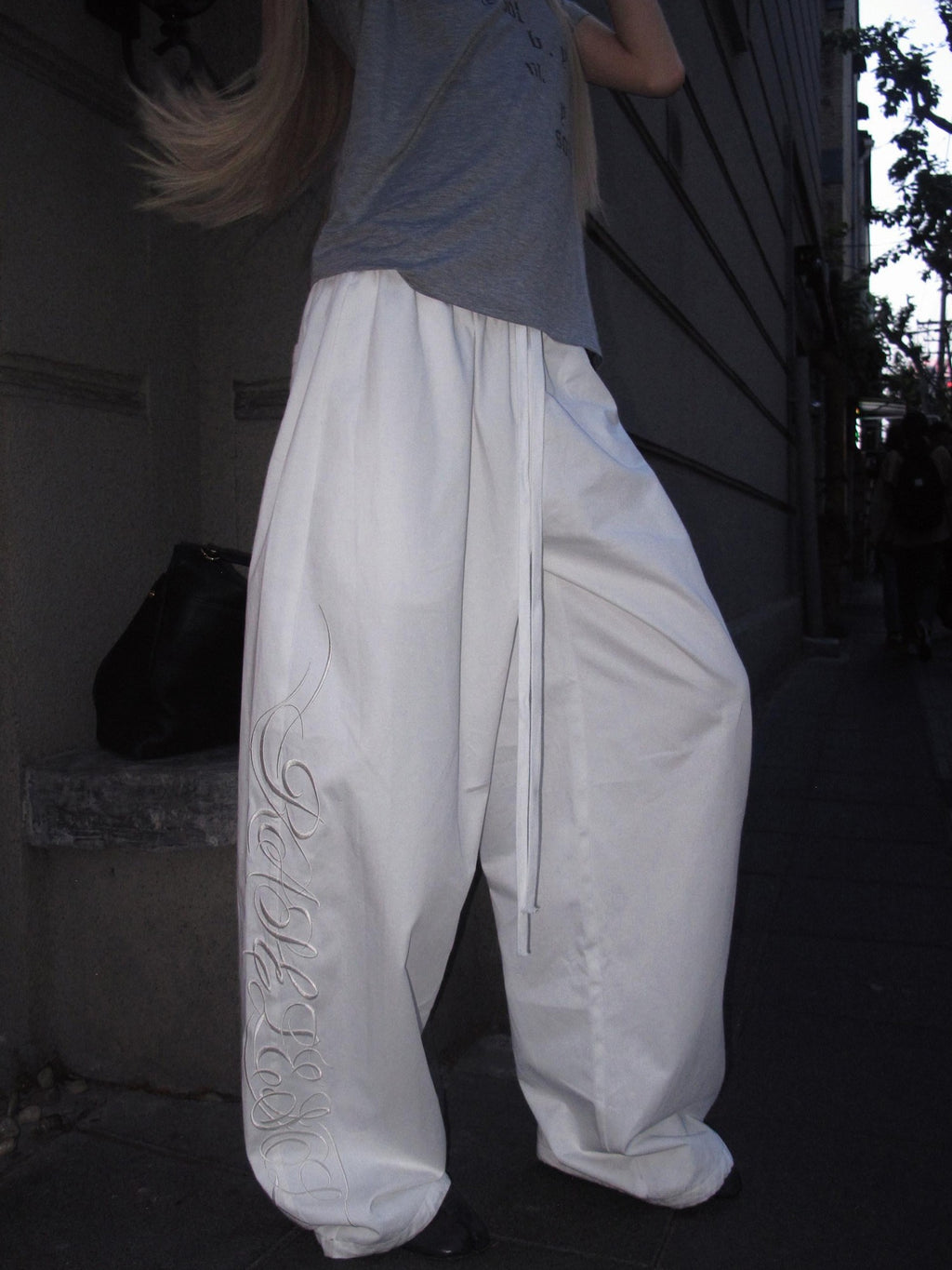Rase le sol White Letter Embroidered Loose Straight Women's Wide-leg Pants