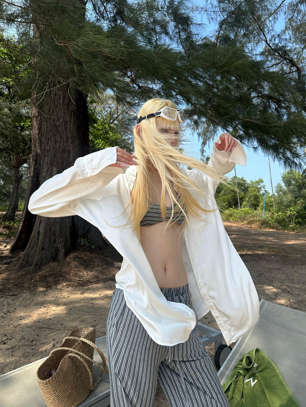 Rase le sol White Slouchy Relaxed Loose Oversized Shirt Style Women's Overshirts