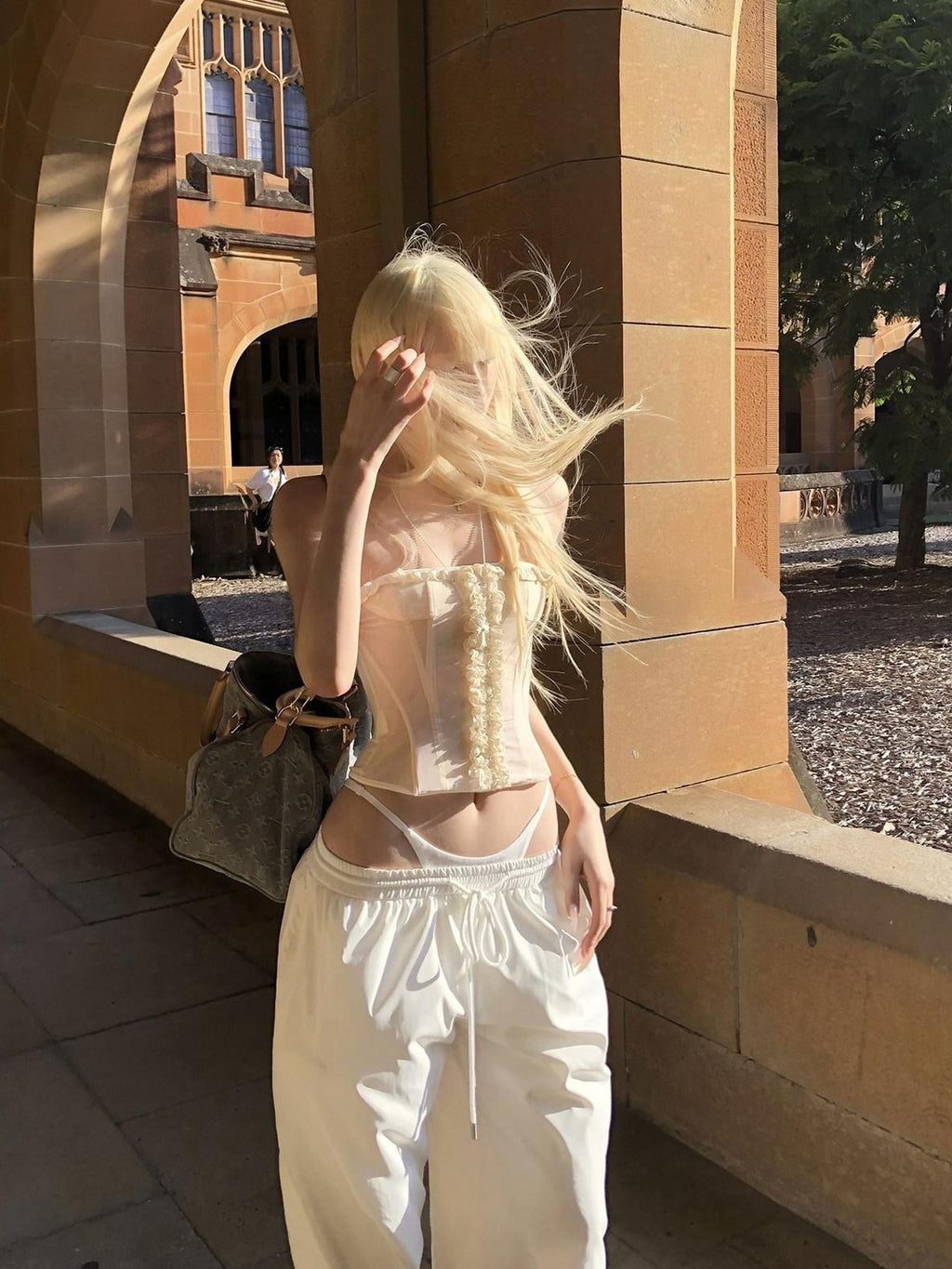 Rase le sol White Spliced Waistband Relaxed Floor Length Women's Wide-leg Pants