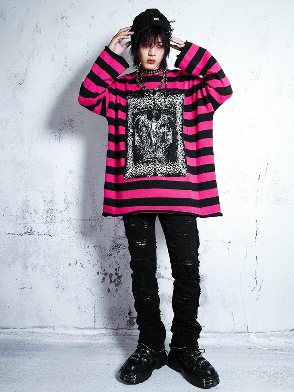 RebelSeed Black Perforated Rivet Badge Stitch Rolled Brim Women's Polyester Beanies