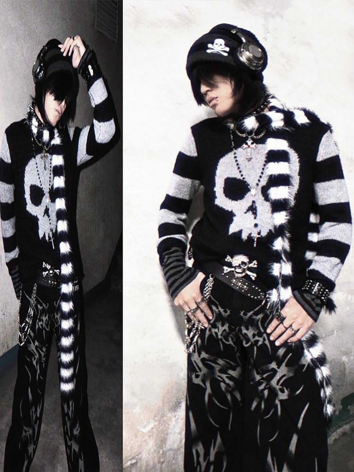 RebelSeed Black White Striped Knitted Long Subculture Women's Polyester Scarves & Shawls