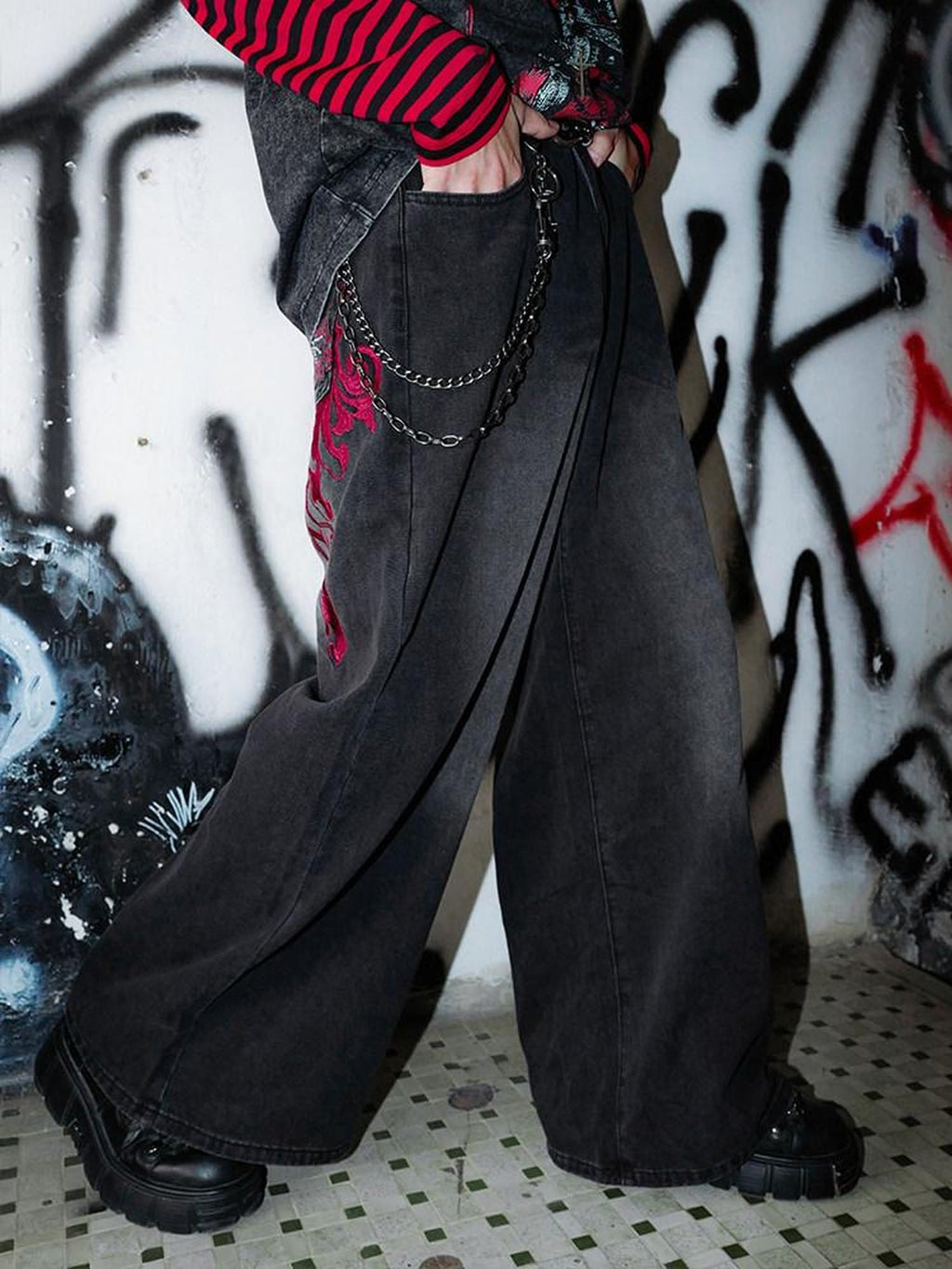 RebelSeed Distressed Washed Embroidered Topstitch Women's Denim Wide-leg Jeans