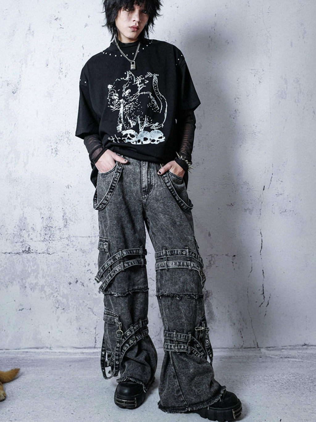 RebelSeed Embroidered Rivet Strap Distressed Snowwash Women's Denim Straight-leg Jeans