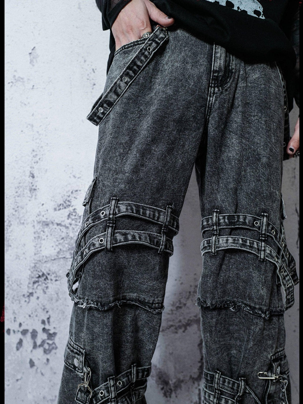 RebelSeed Embroidered Rivet Strap Distressed Snowwash Women's Denim Straight-leg Jeans