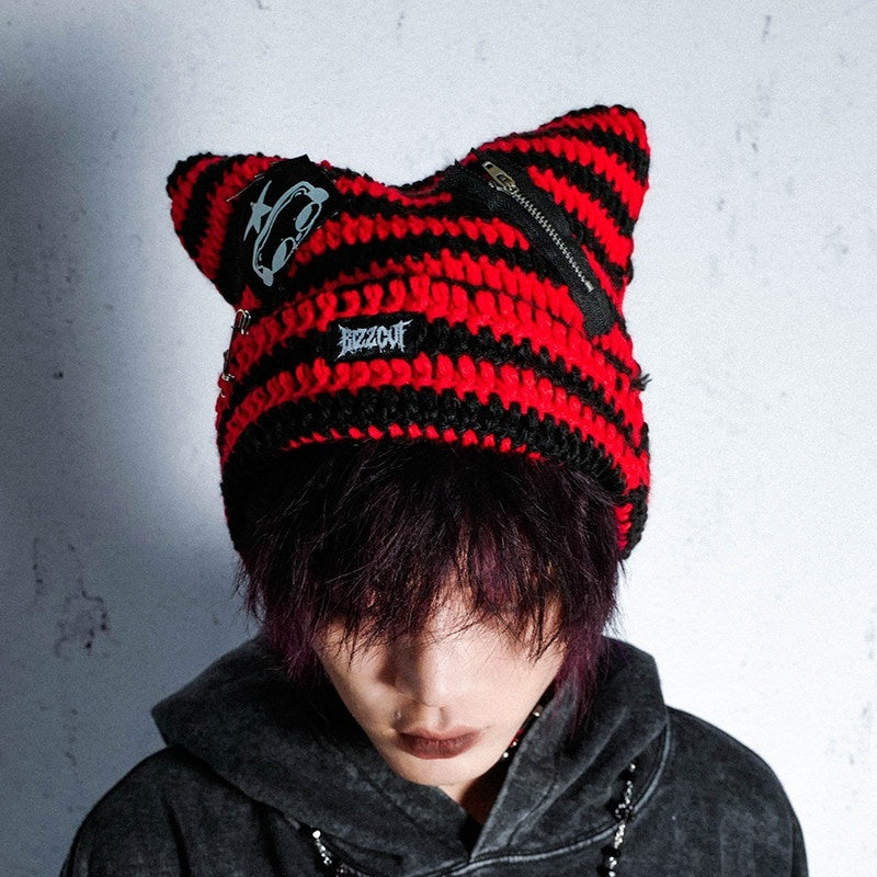 RebelSeed_Punk_Cat_Applique_Chain_Pin_Striped_Women's_Knitted_Acrylic_Beanies_830938542135_MISSTT