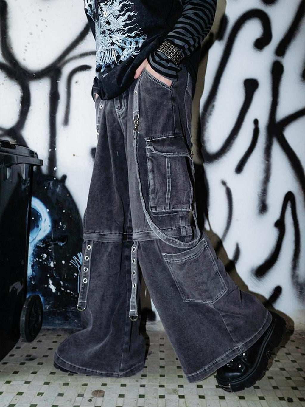 RebelSeed Snowflake Embroidered Strap Punk Women's Distressed Denim Wide-leg Jeans