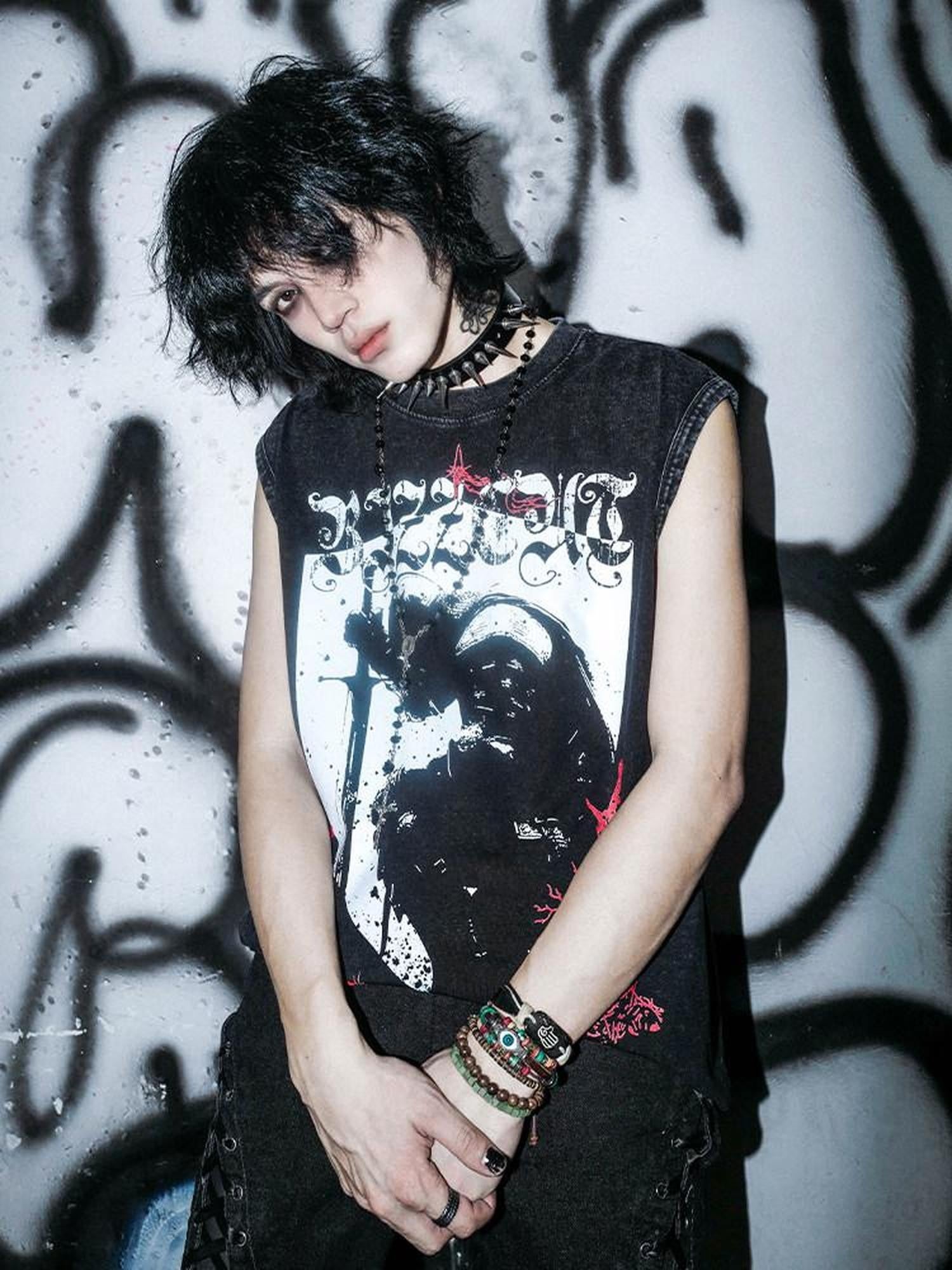RebelSeed Washed Black Gothic Knight Print H Silhouette Women's Cotton Tank Tops