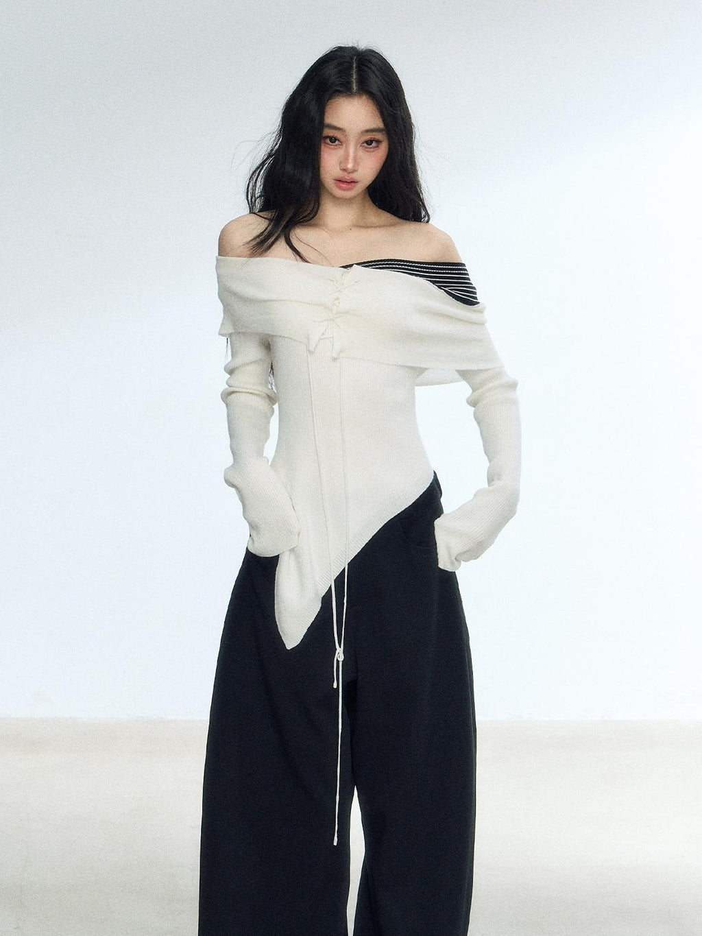 RedBling White Solid Slim Fit Zipper Cardigan Women's Cotton Off-shoulder Sweaters