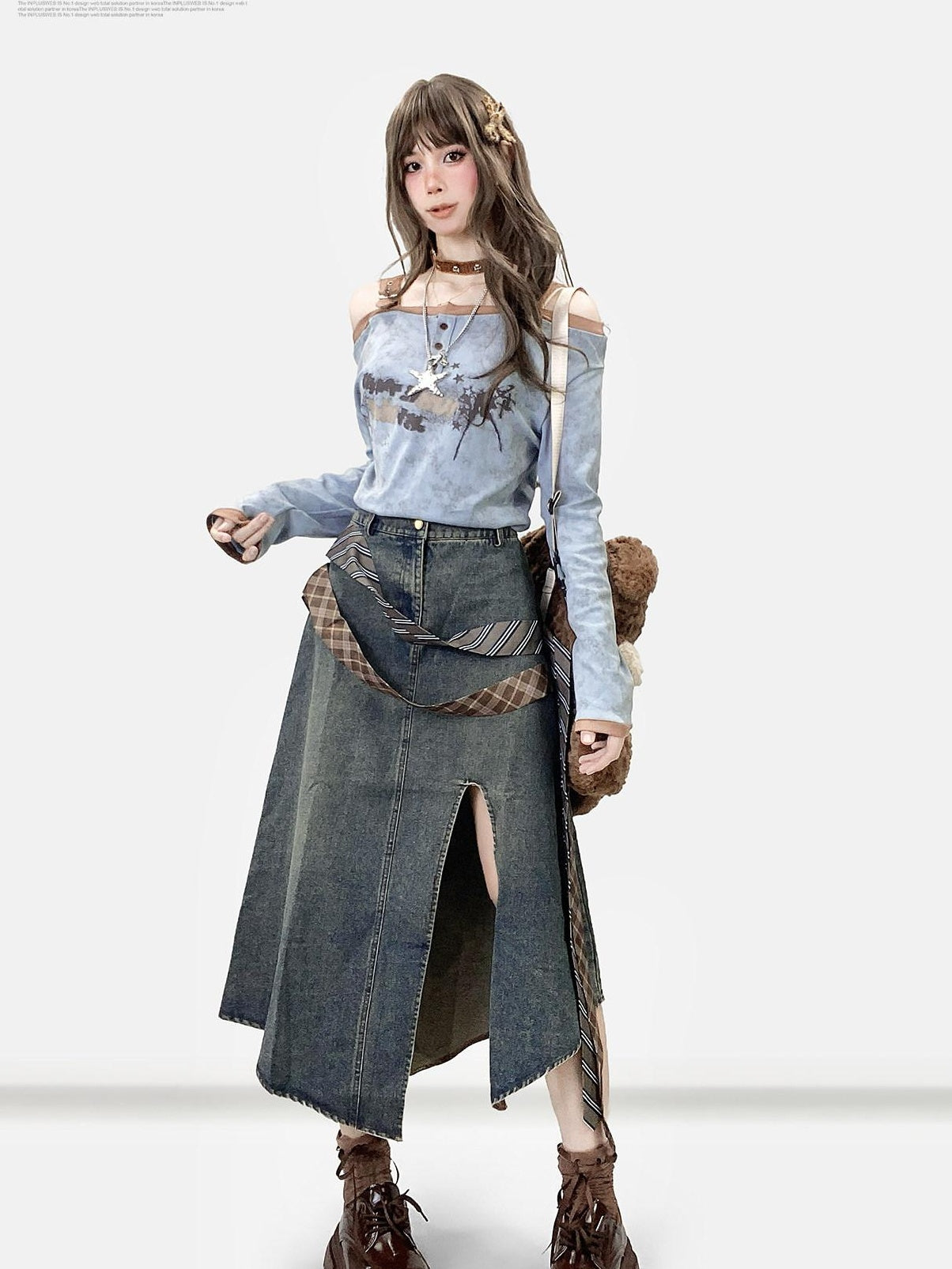 ReddaChic Light Blue Letter Print Casual Loose Backless Pull On For Women Denim Shorts