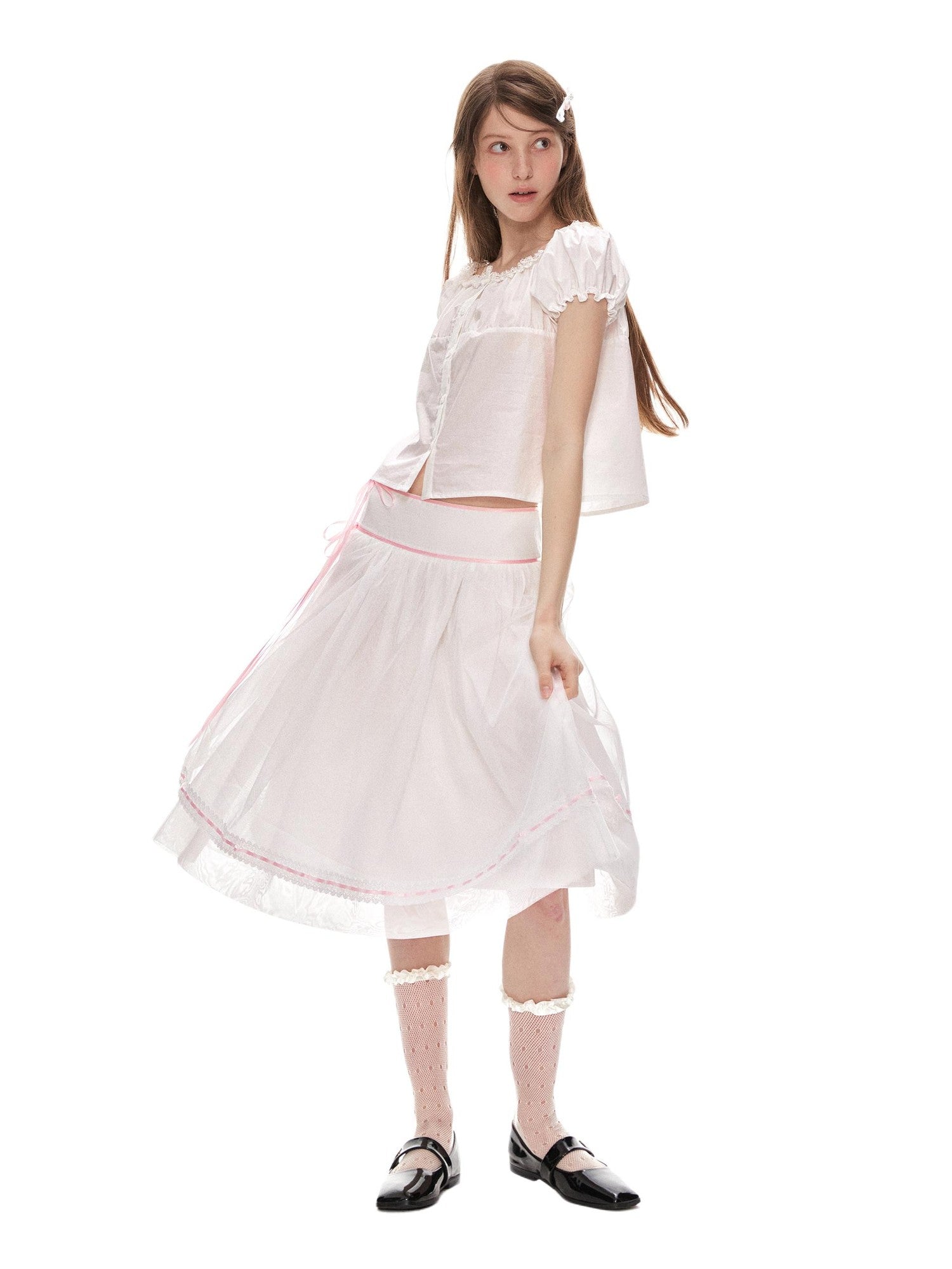 Romance Nanci Reversible Black White Two Tone Cropped Pleated Women's Short Sleeve T-shirts