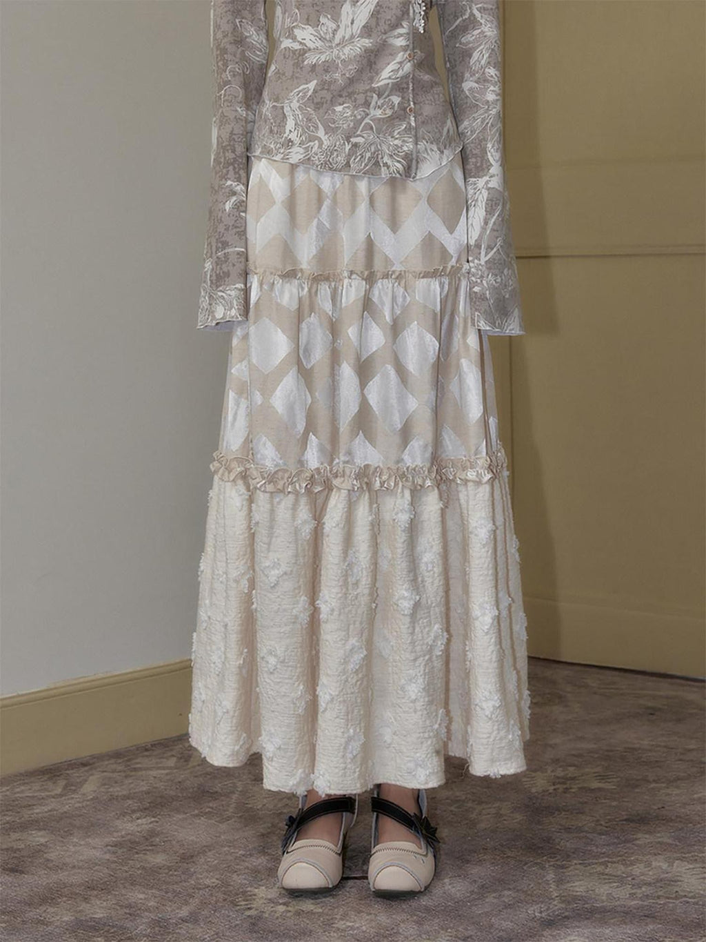 SENSELF Beige Lustrous Vintage Lace Ruffled Women's Cotton Linen Tiered Skirts
