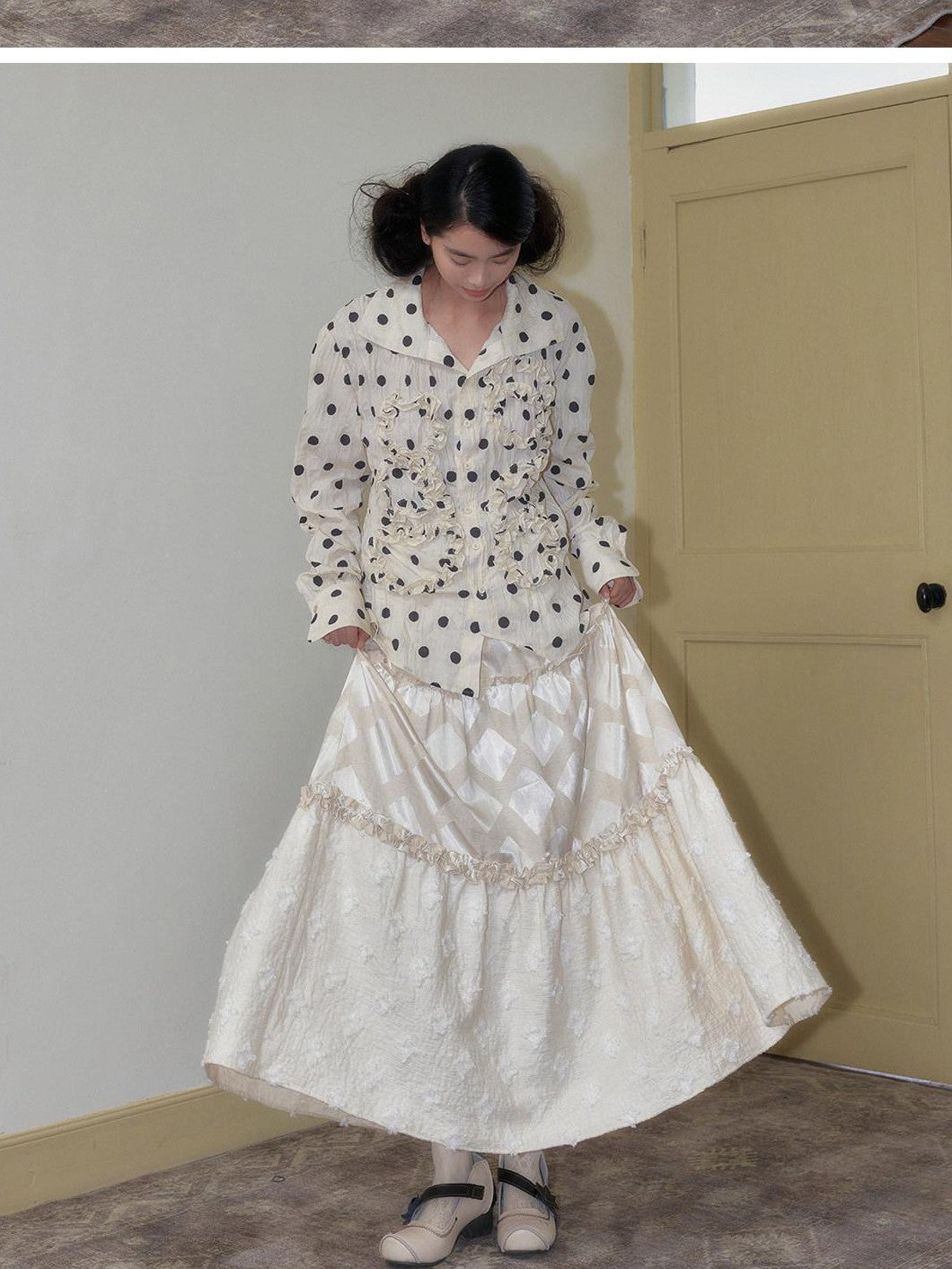 SENSELF Beige Lustrous Vintage Lace Ruffled Women's Cotton Linen Tiered Skirts